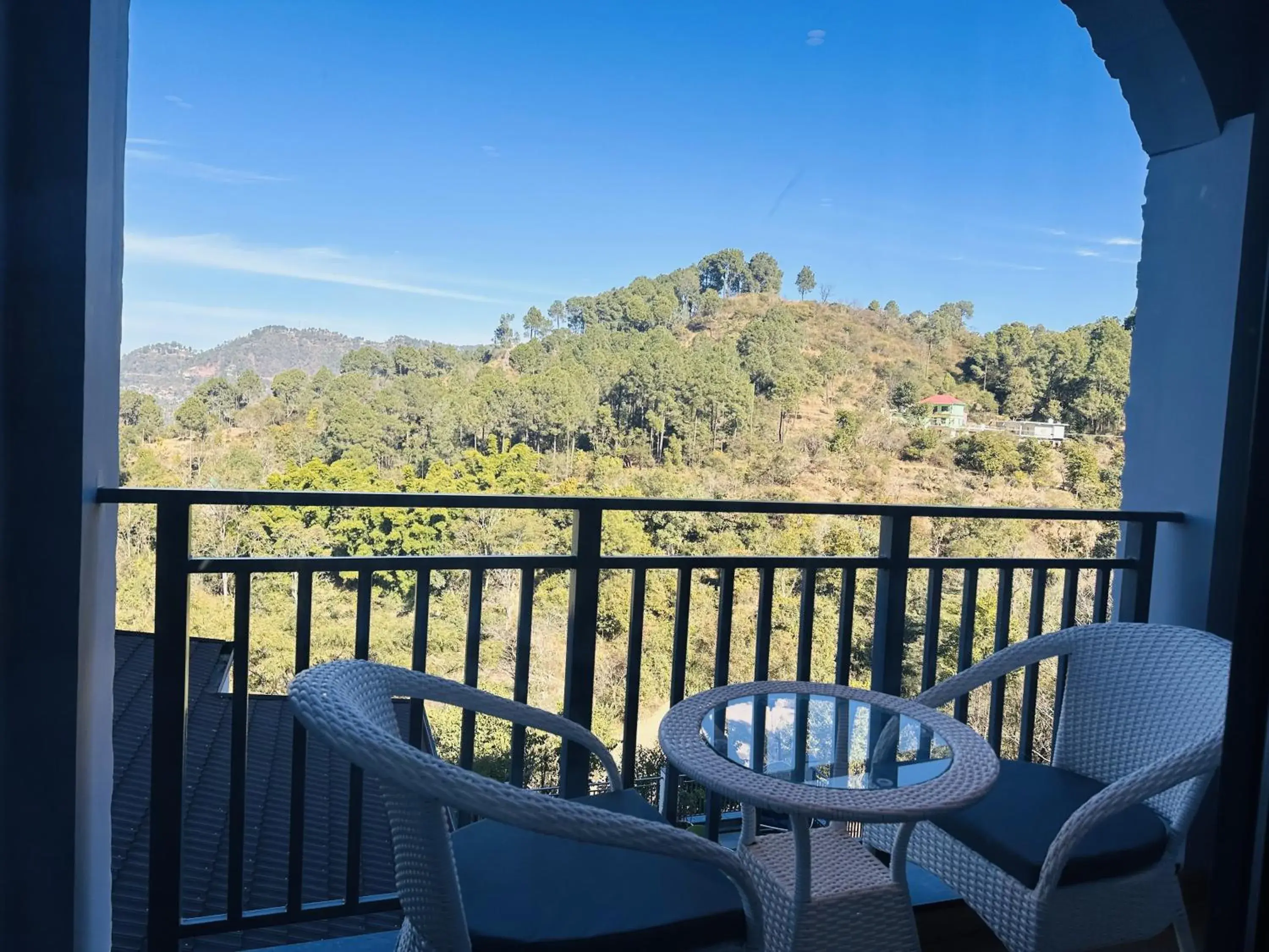 Executive King Suite with Bath Tub and Mountain View - Non-Smoking in Best Western Matra Kasauli Executive King Suite with Bath Tub and Mountain View - Non-Smoking in Best Western Matra Kasauli