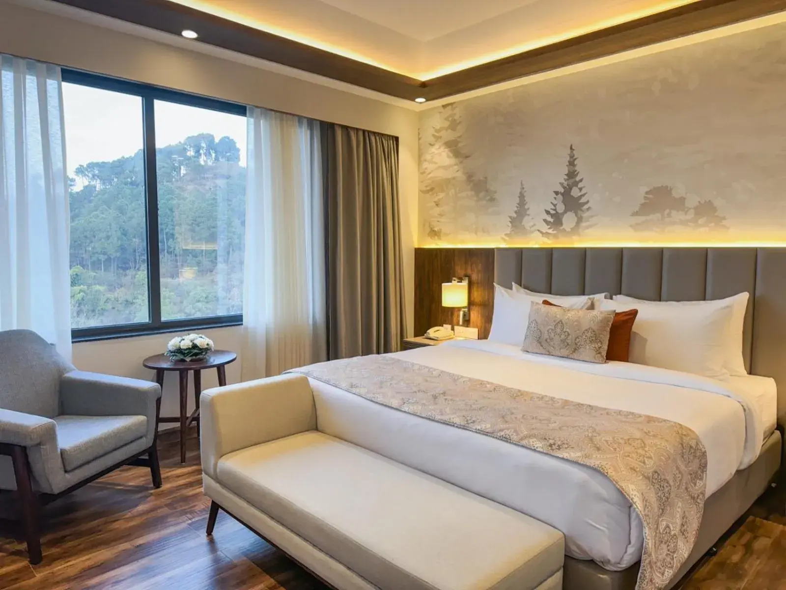 Executive King Suite with Bath Tub and Mountain View - Non-Smoking in Best Western Matra Kasauli Executive King Suite with Bath Tub and Mountain View - Non-Smoking in Best Western Matra Kasauli