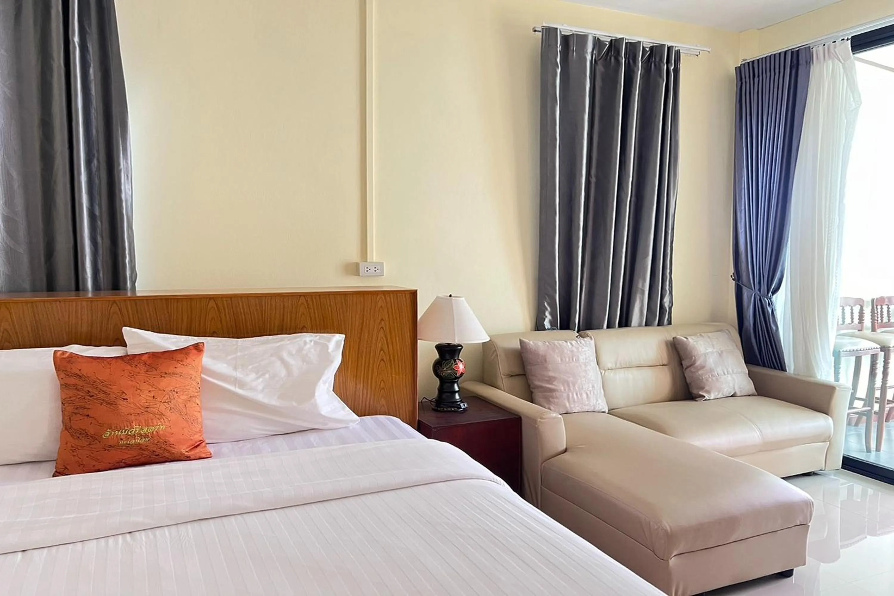 Bedroom, Bed in Lan Bua Resort