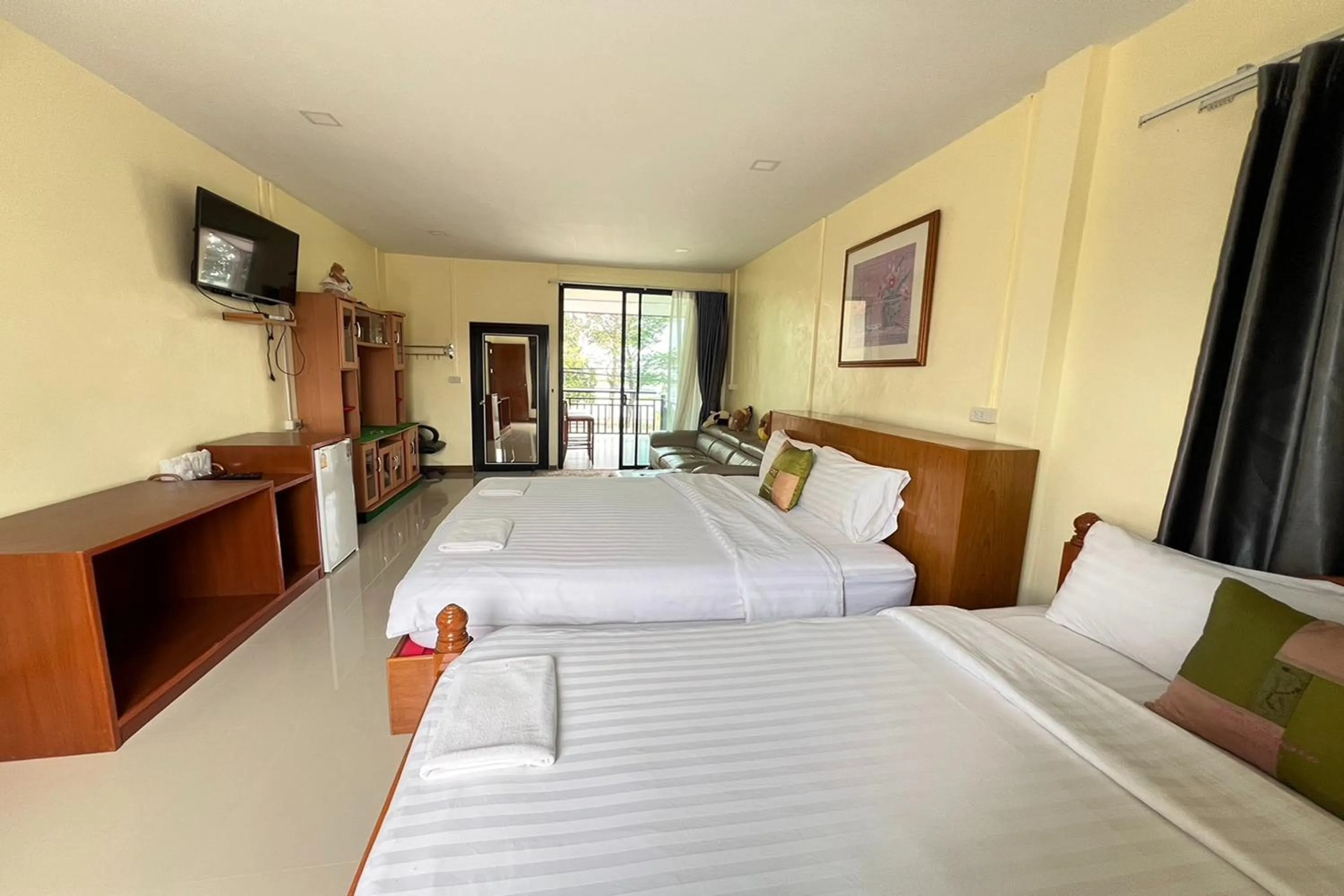 Bedroom, Bed in Lan Bua Resort