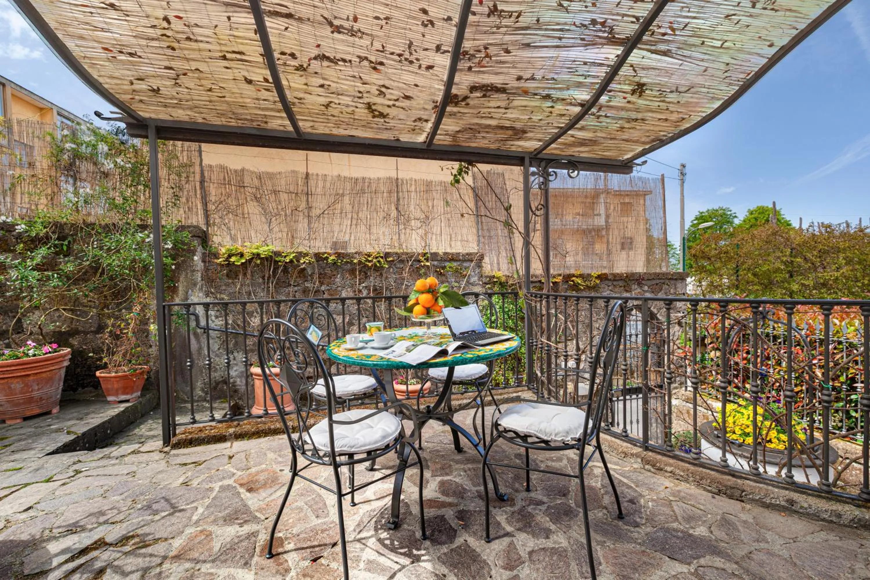 Patio in Villa Maresca B&B