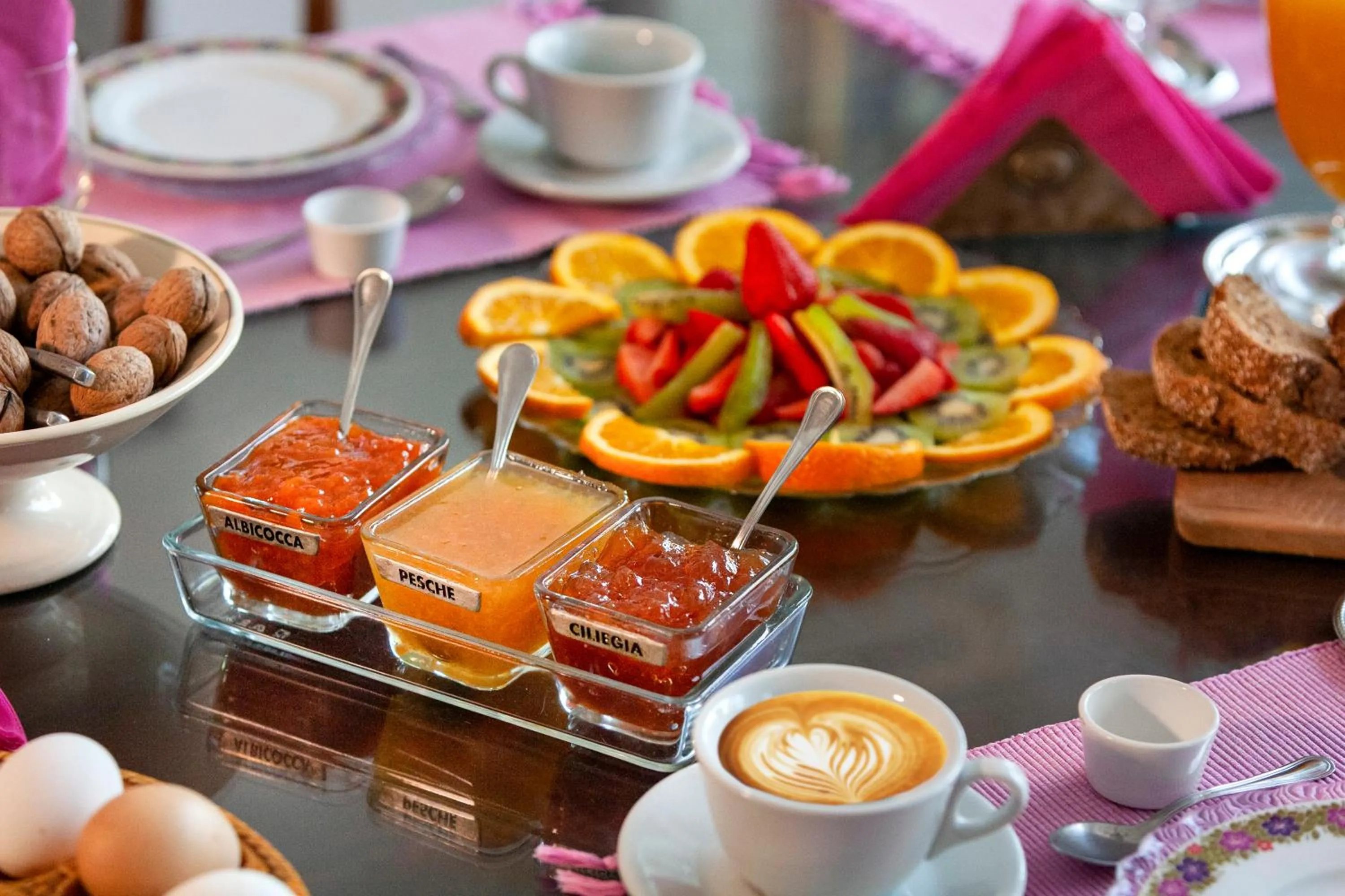 Breakfast in Villa Maresca B&B