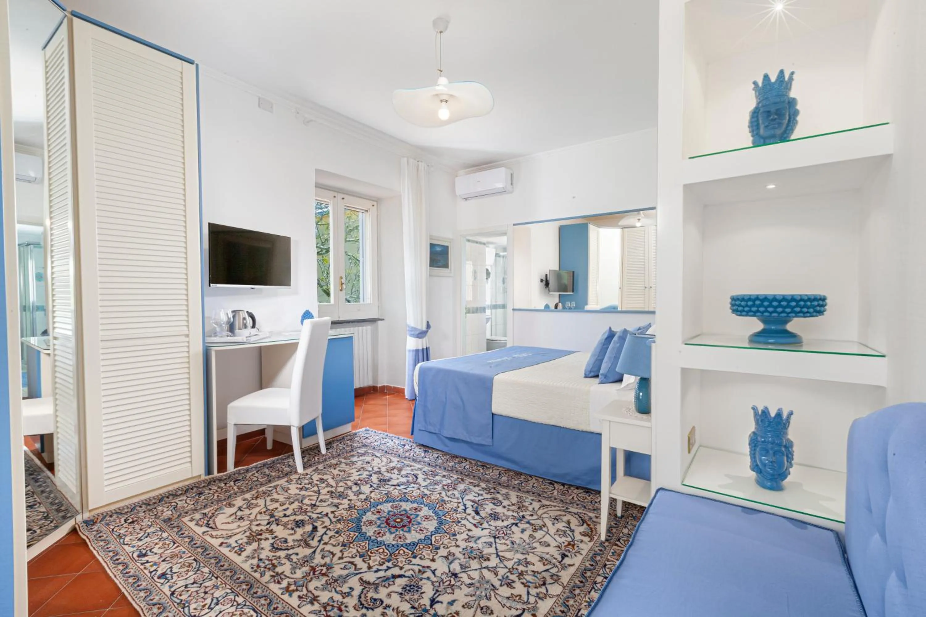 Photo of the whole room, Bed in Villa Maresca B&B