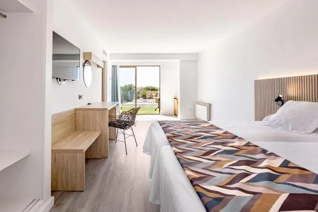 Bedroom, Bed in Morlans Garden