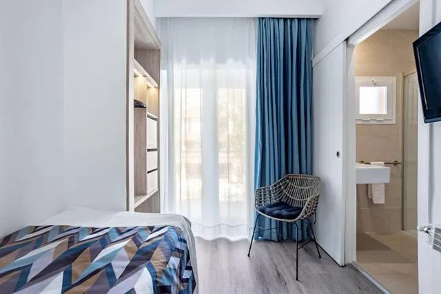 Bedroom, Bed in Morlans Garden