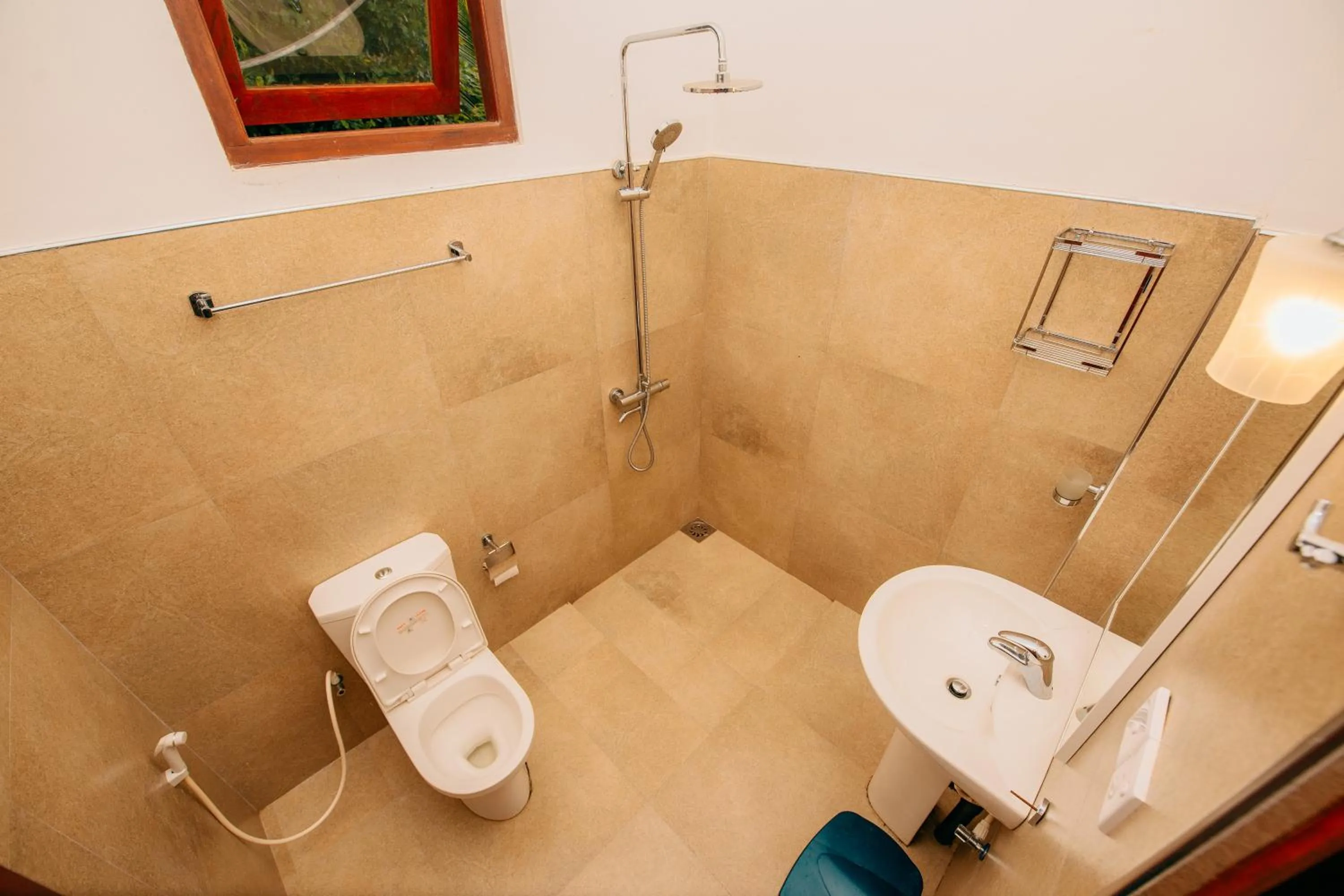 Shower in The Blue View Ella