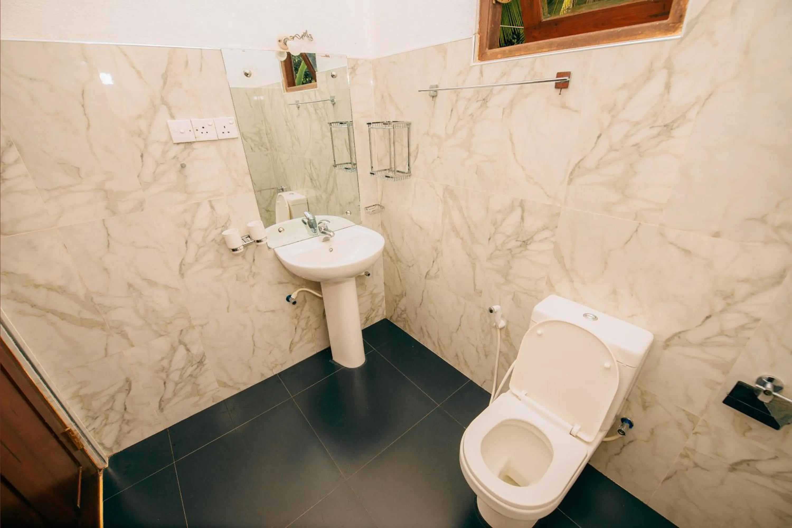 Shower in The Blue View Ella