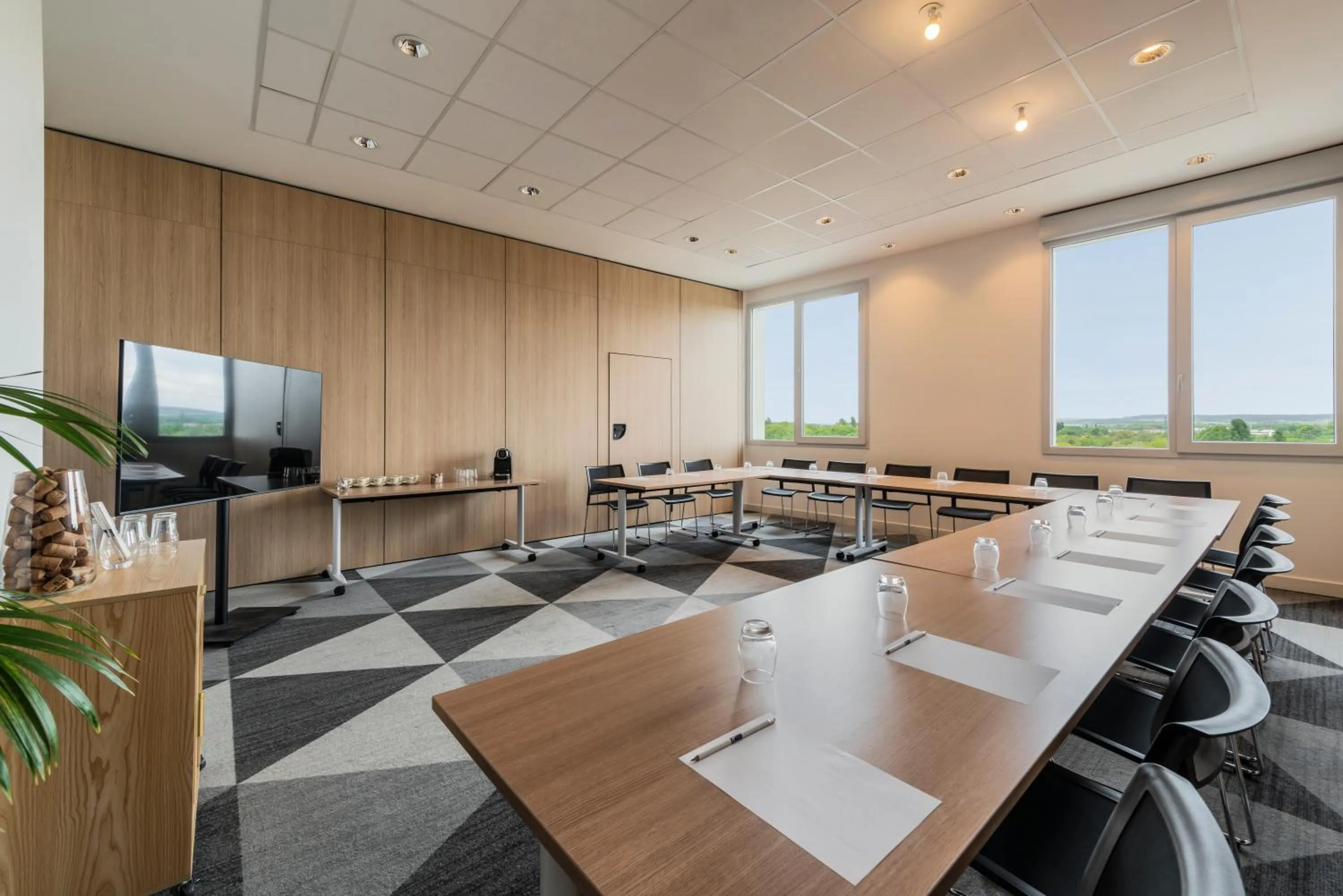 Banquet/Function facilities in Holiday Inn Express & Suites Reims - Rives de Vesle by IHG