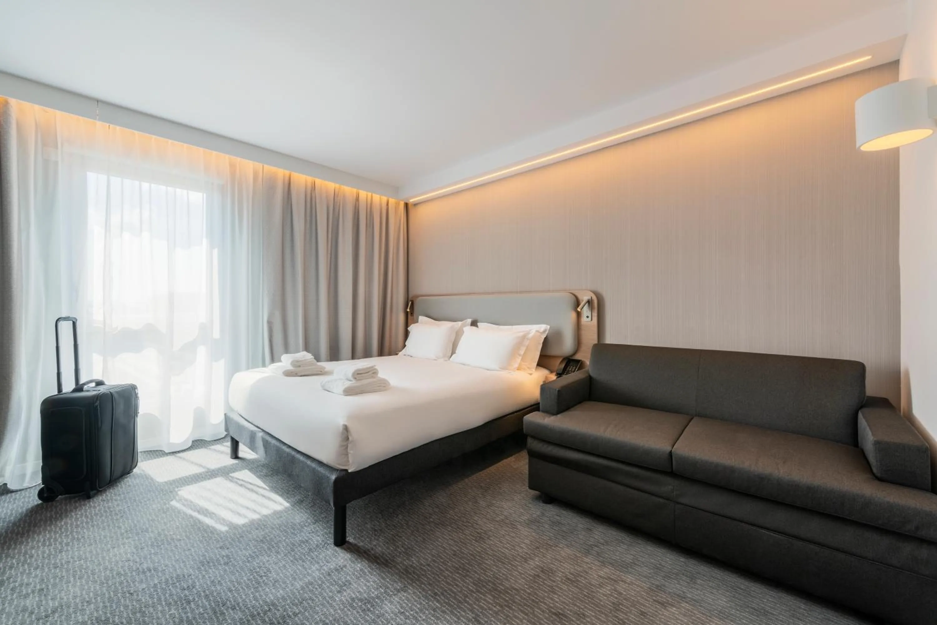 Bed in Holiday Inn Express & Suites Reims - Rives de Vesle by IHG