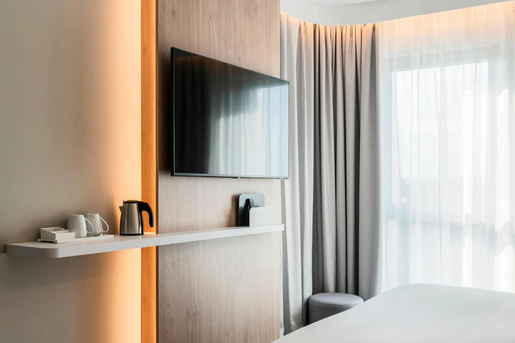 Photo of the whole room, Bed in Holiday Inn Express & Suites Reims - Rives de Vesle by IHG