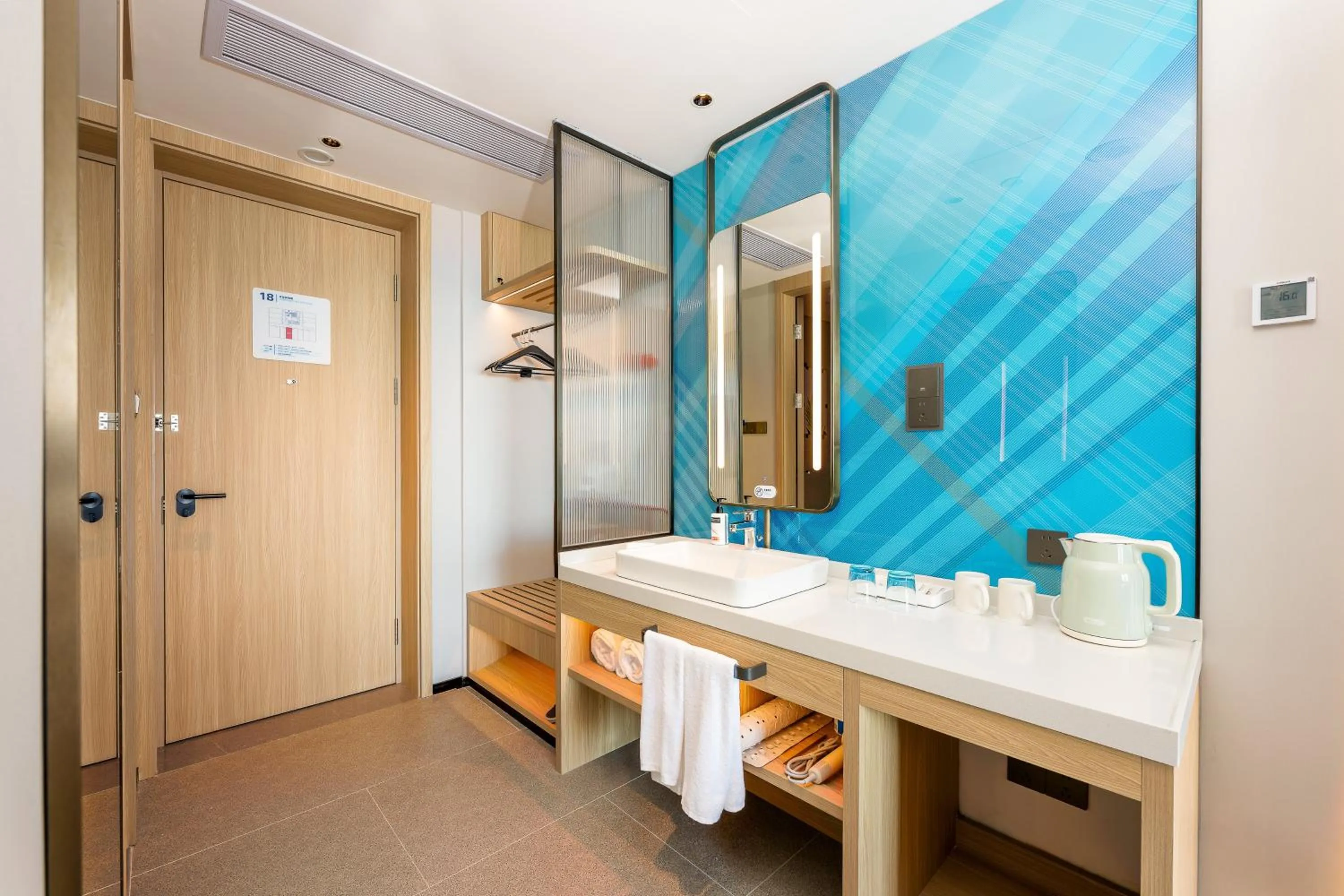 Photo of the whole room in Holiday Inn Express Zhanjiang Coast by IHG