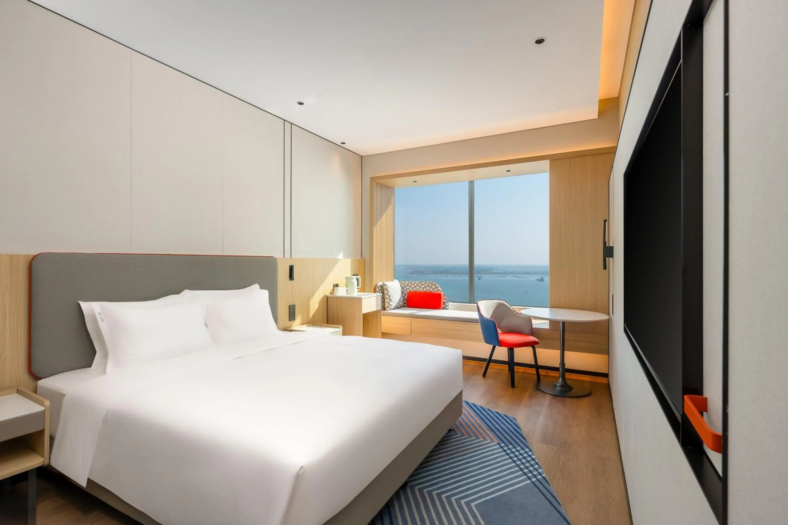 Photo of the whole room, Bed in Holiday Inn Express Zhanjiang Coast by IHG