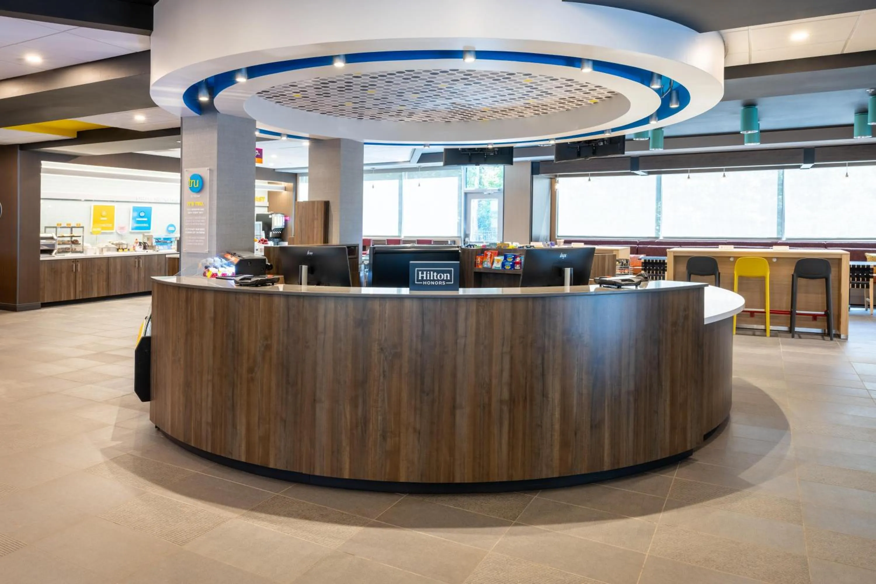 Lobby or reception in Tru By Hilton Commerce