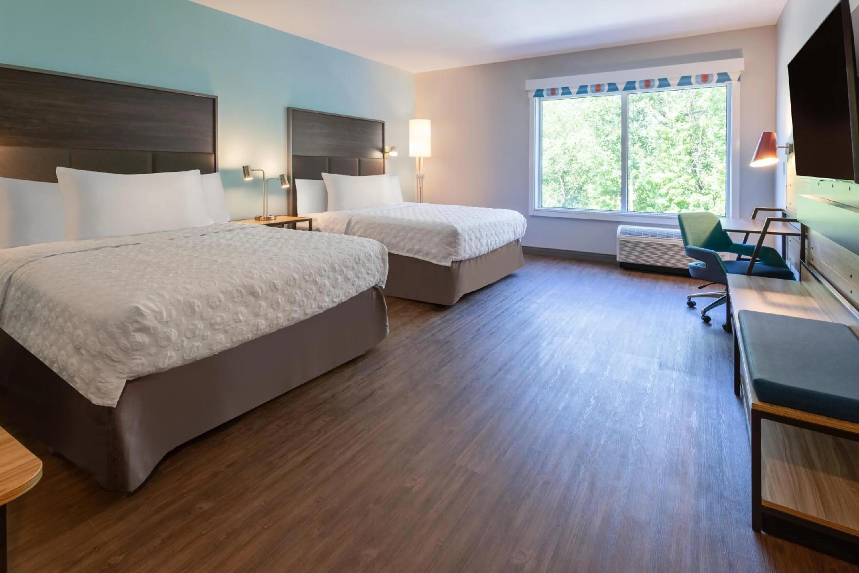 Bed in Tru By Hilton Commerce