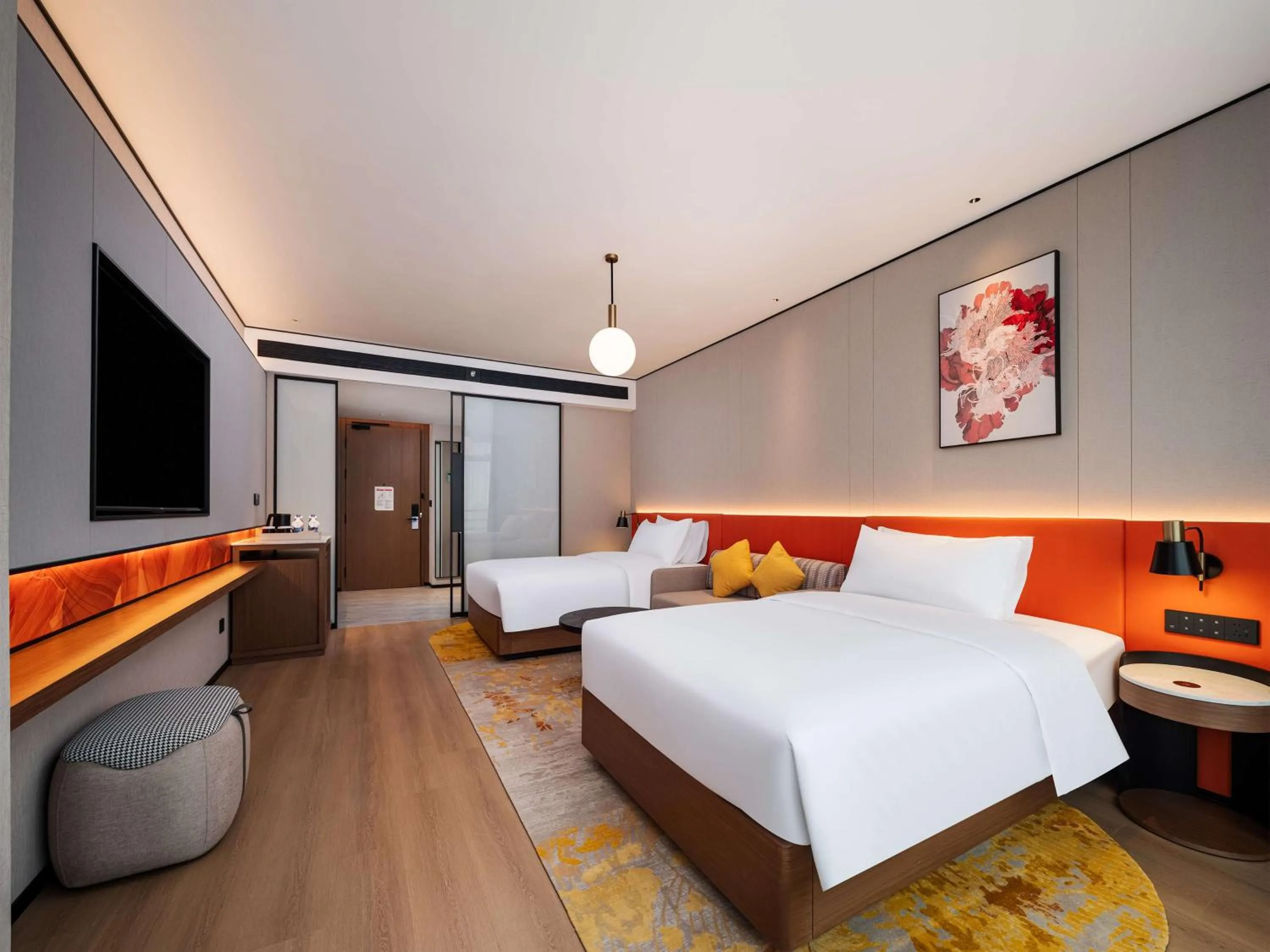 Living room, Bed in Hilton Garden Inn Hefei High-Tech Zone