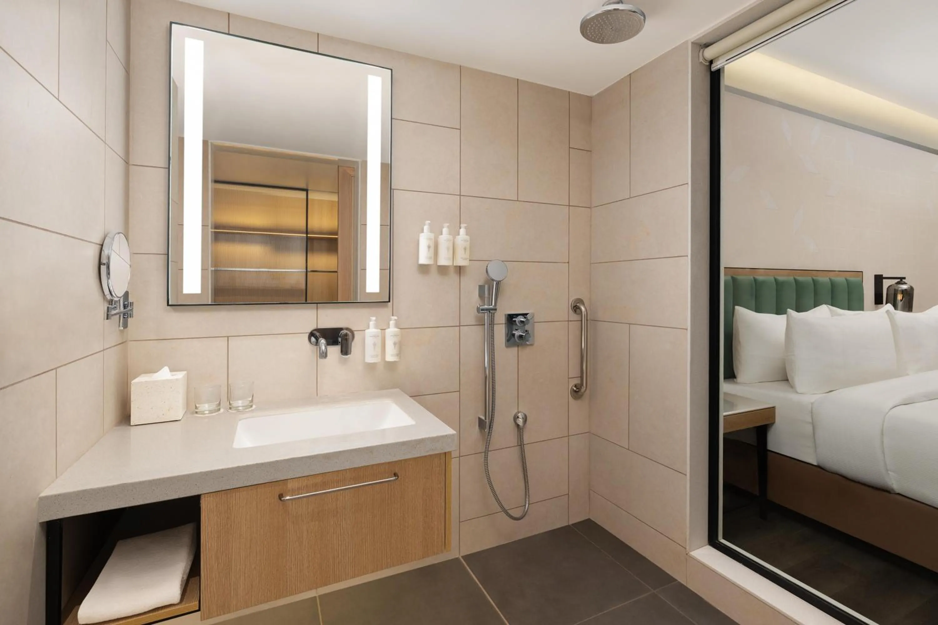 Bathroom, Bed in Hilton Garden Inn Surat City Centre