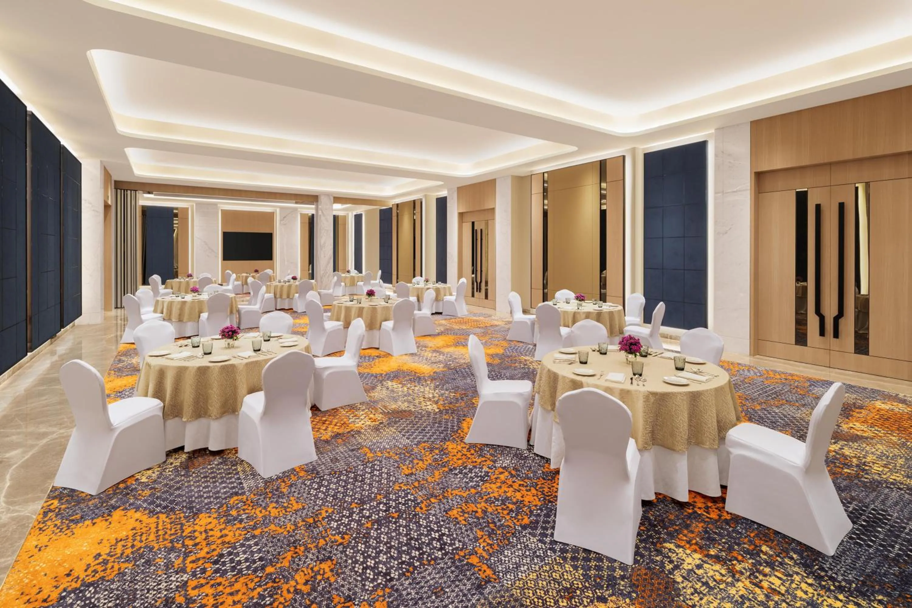 Banquet/Function facilities in Hilton Garden Inn Surat City Centre
