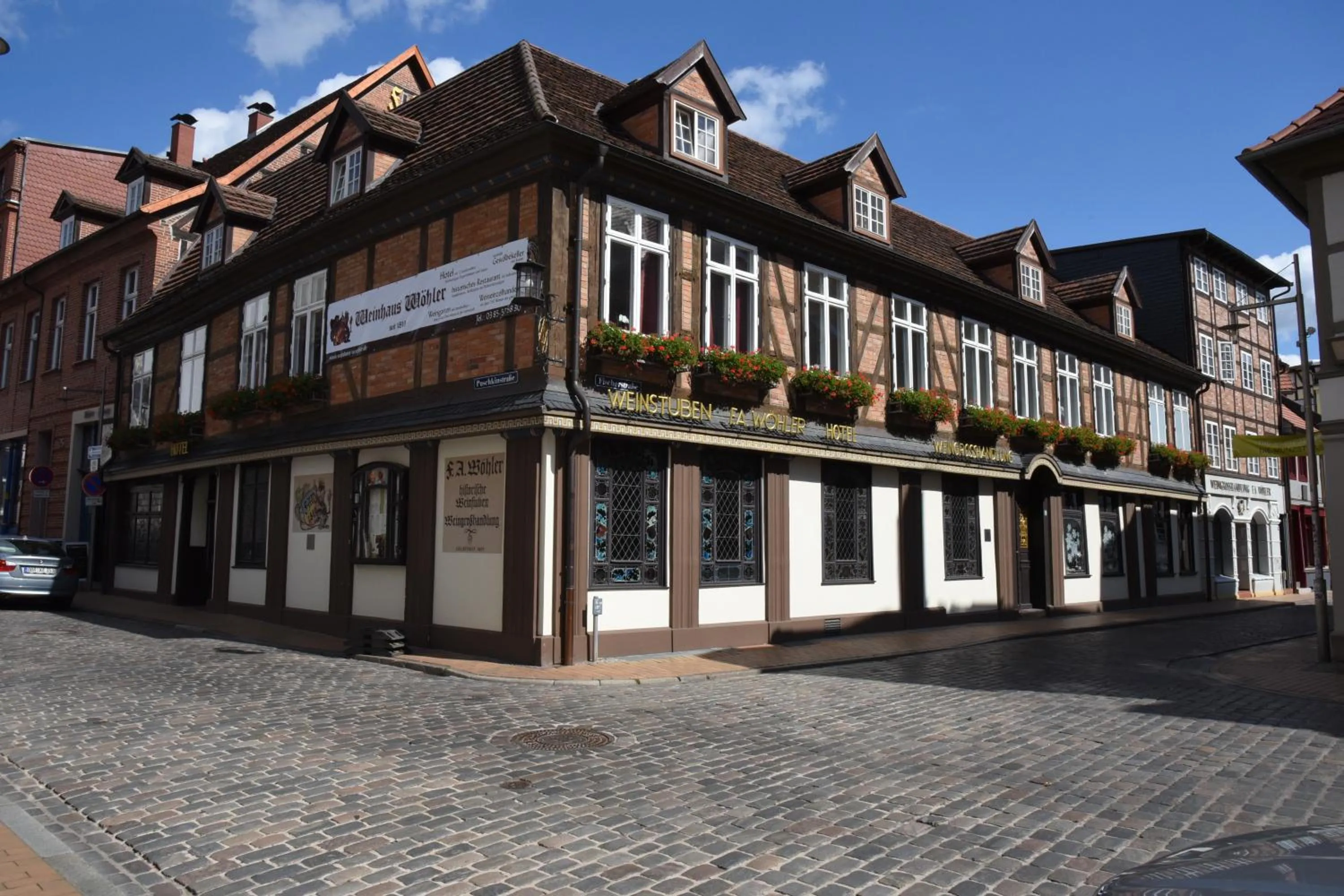 Facade/entrance in Weinhaus Wöhler