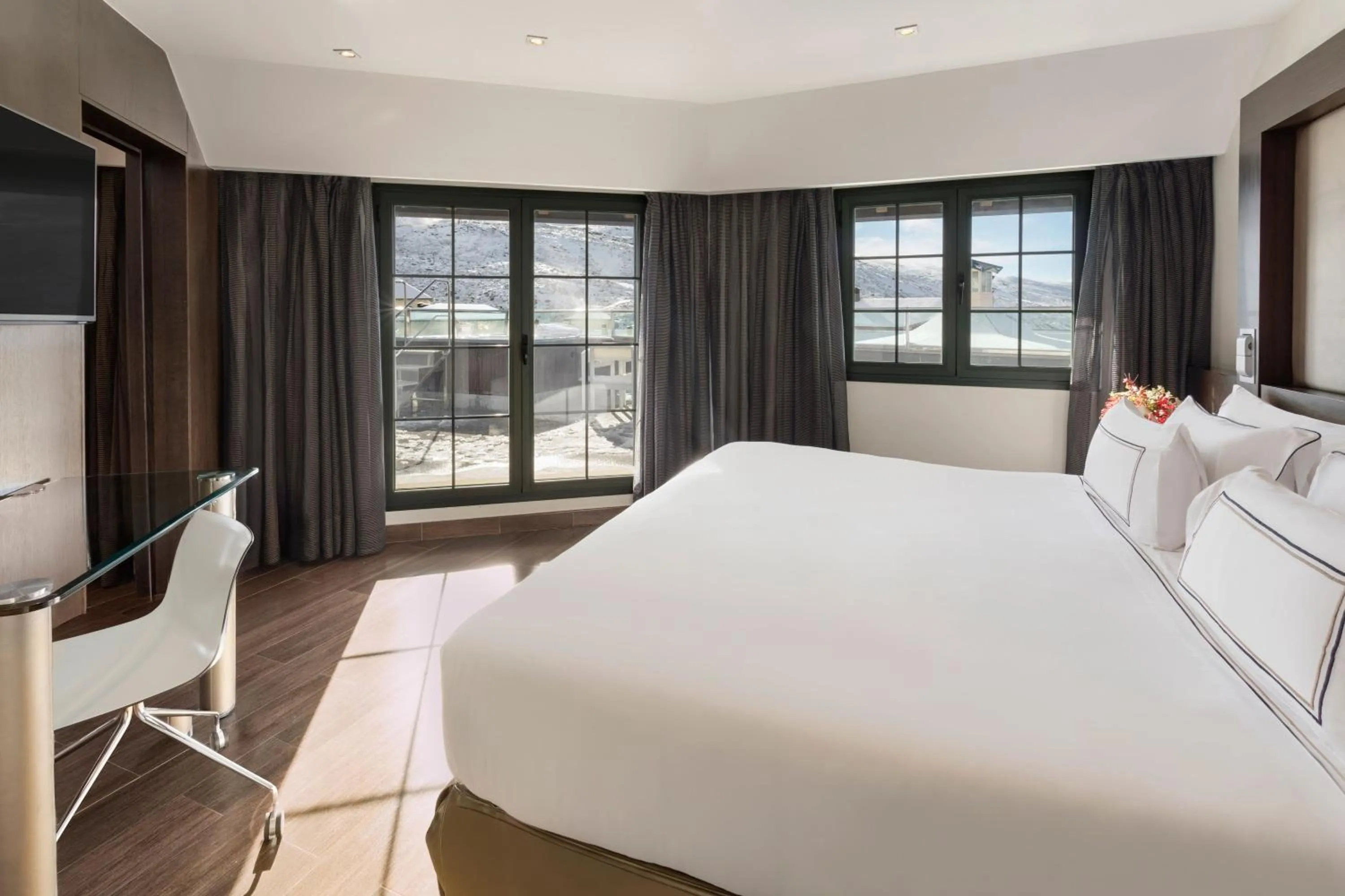 Property building, Bed in Meliá Sol y Nieve