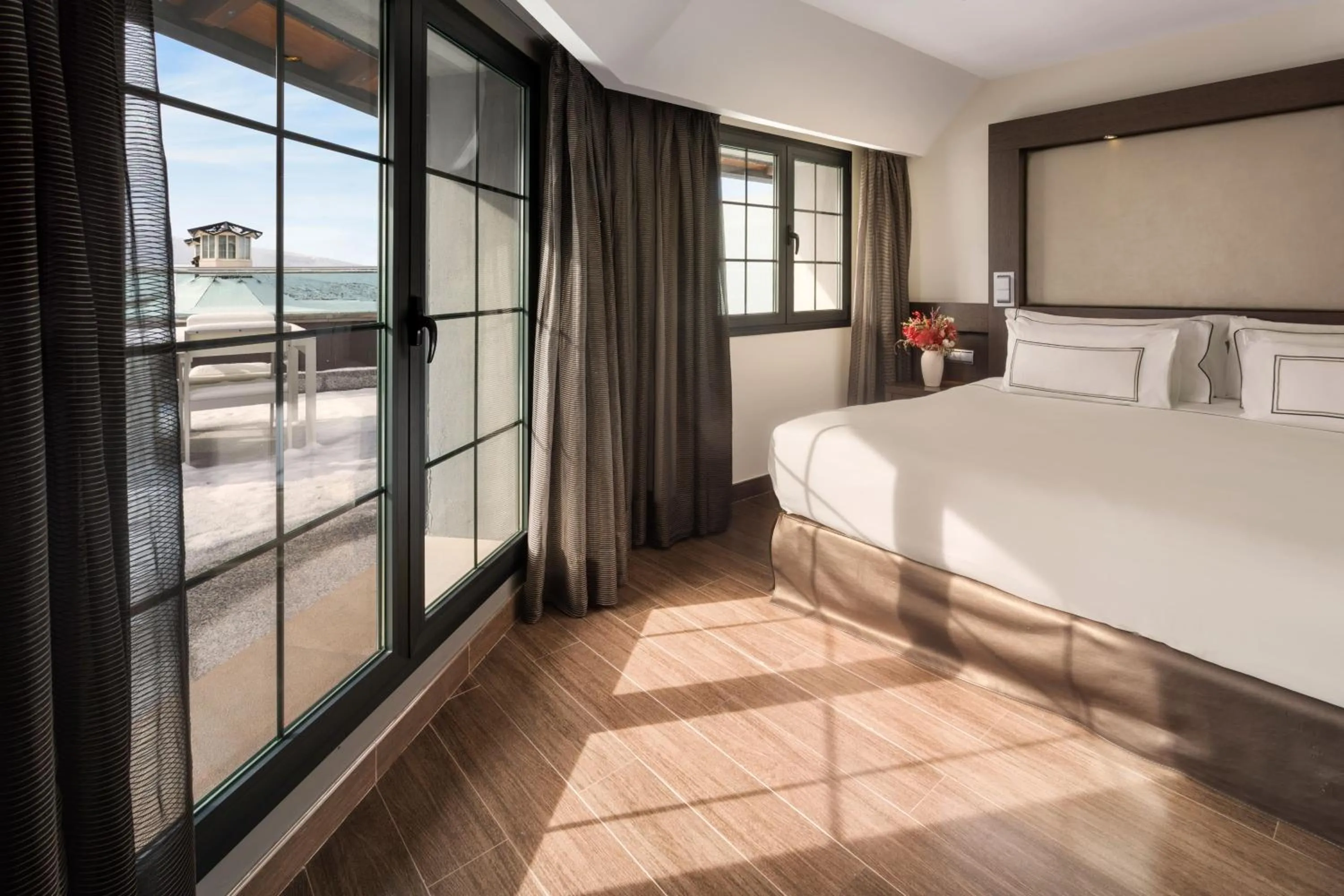 Property building, Bed in Meliá Sol y Nieve