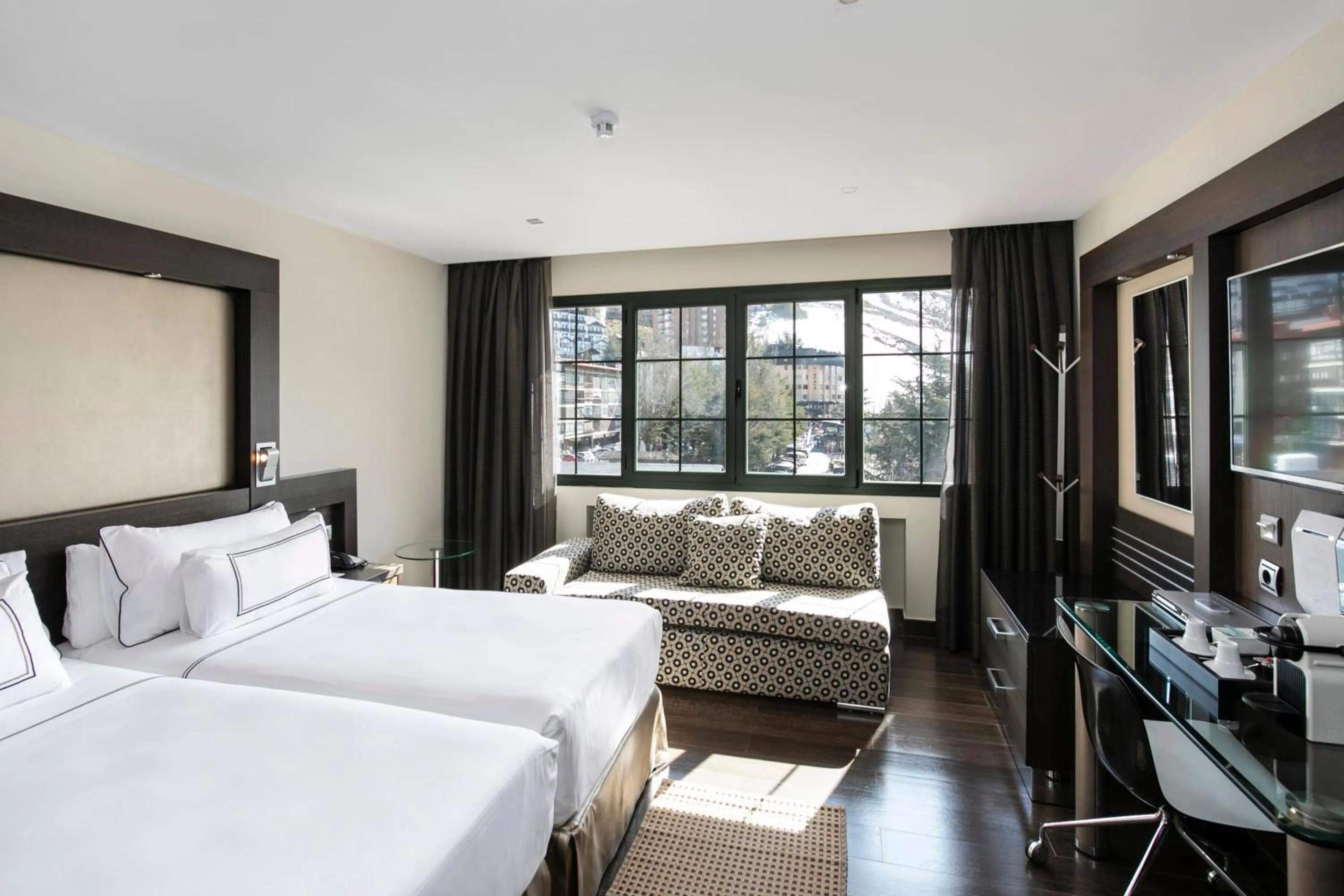 Property building, Bed in Meliá Sol y Nieve