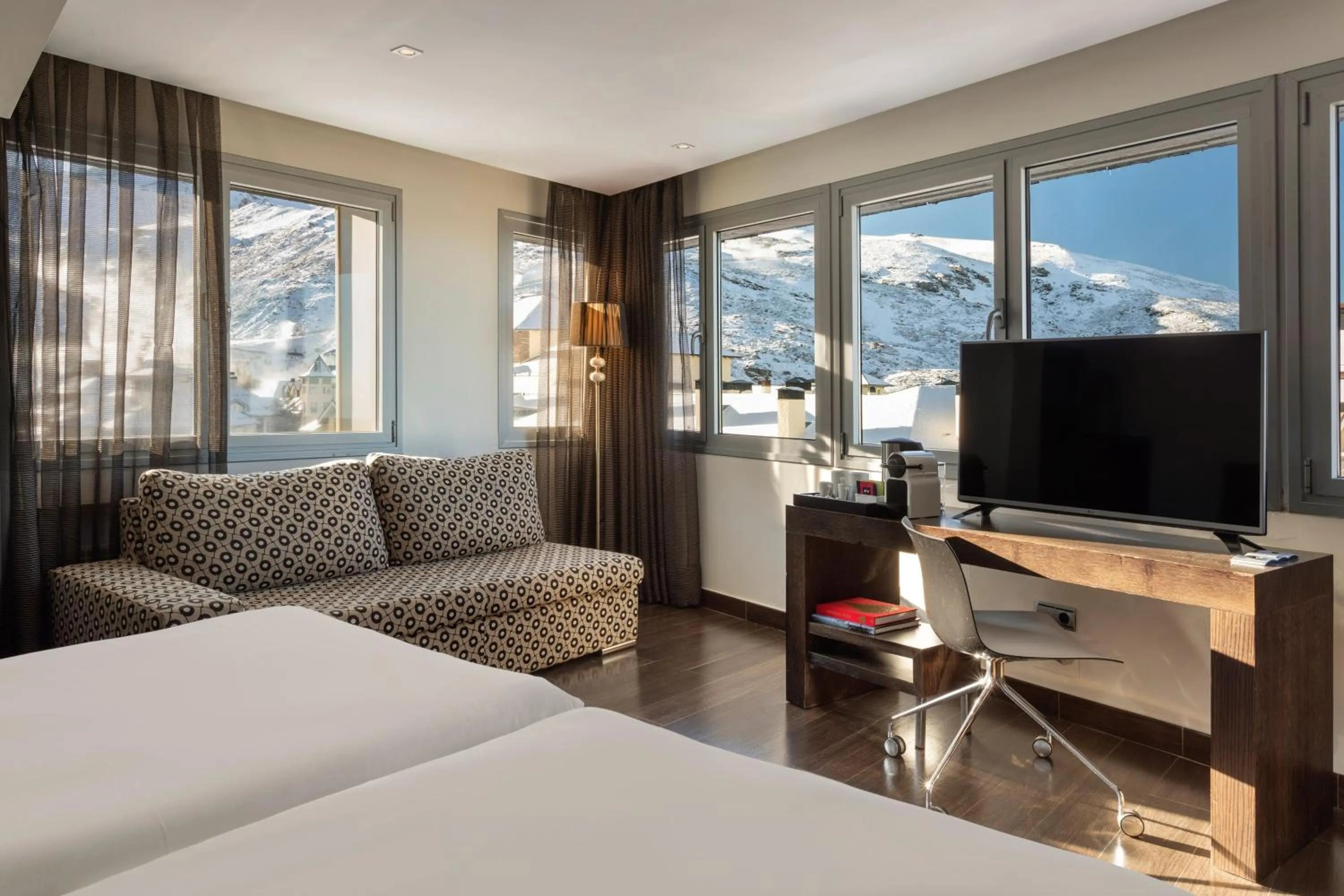 Property building, Bed in Meliá Sol y Nieve