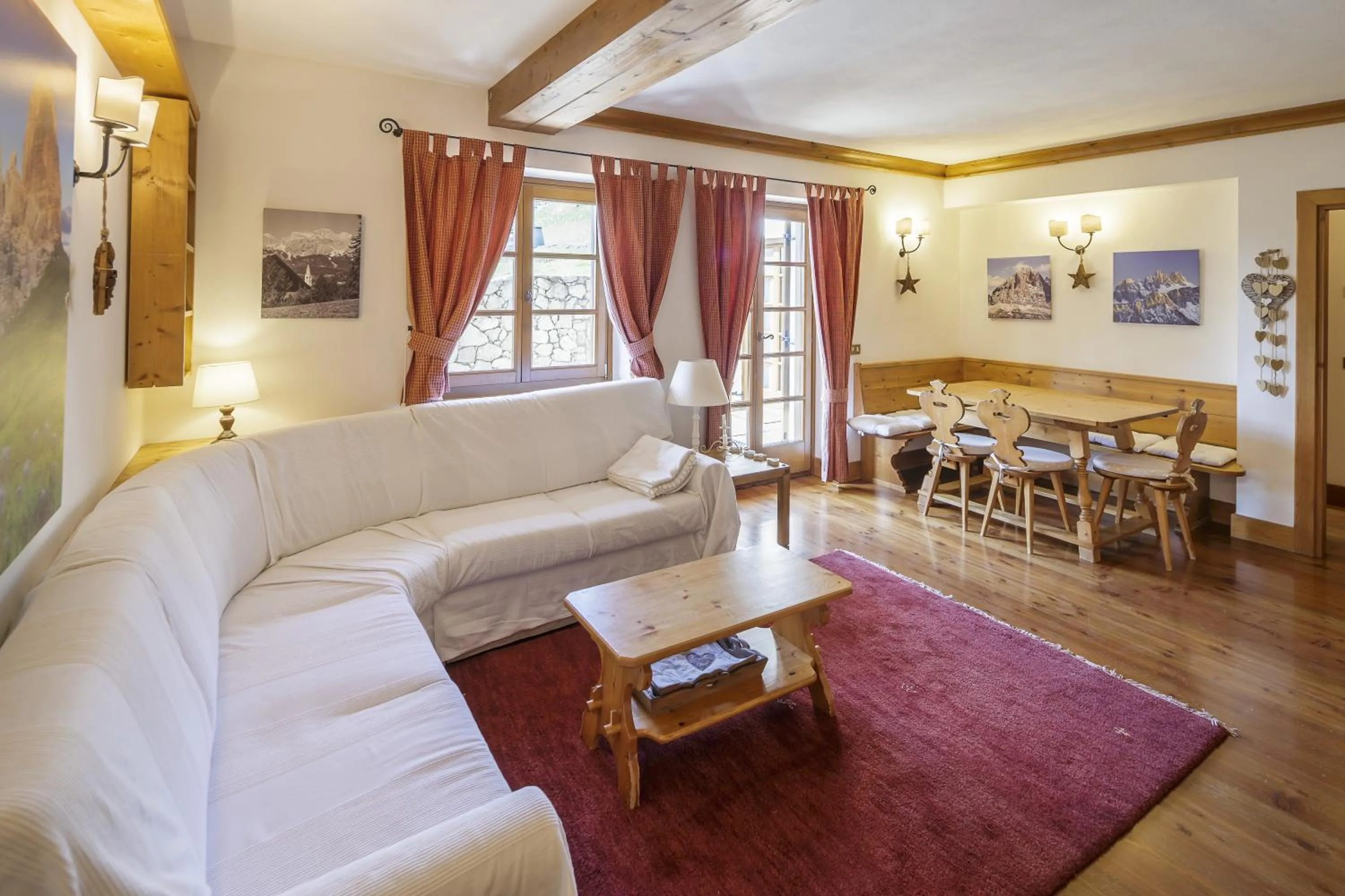 Living room in Villa Ronco - Stayincortina