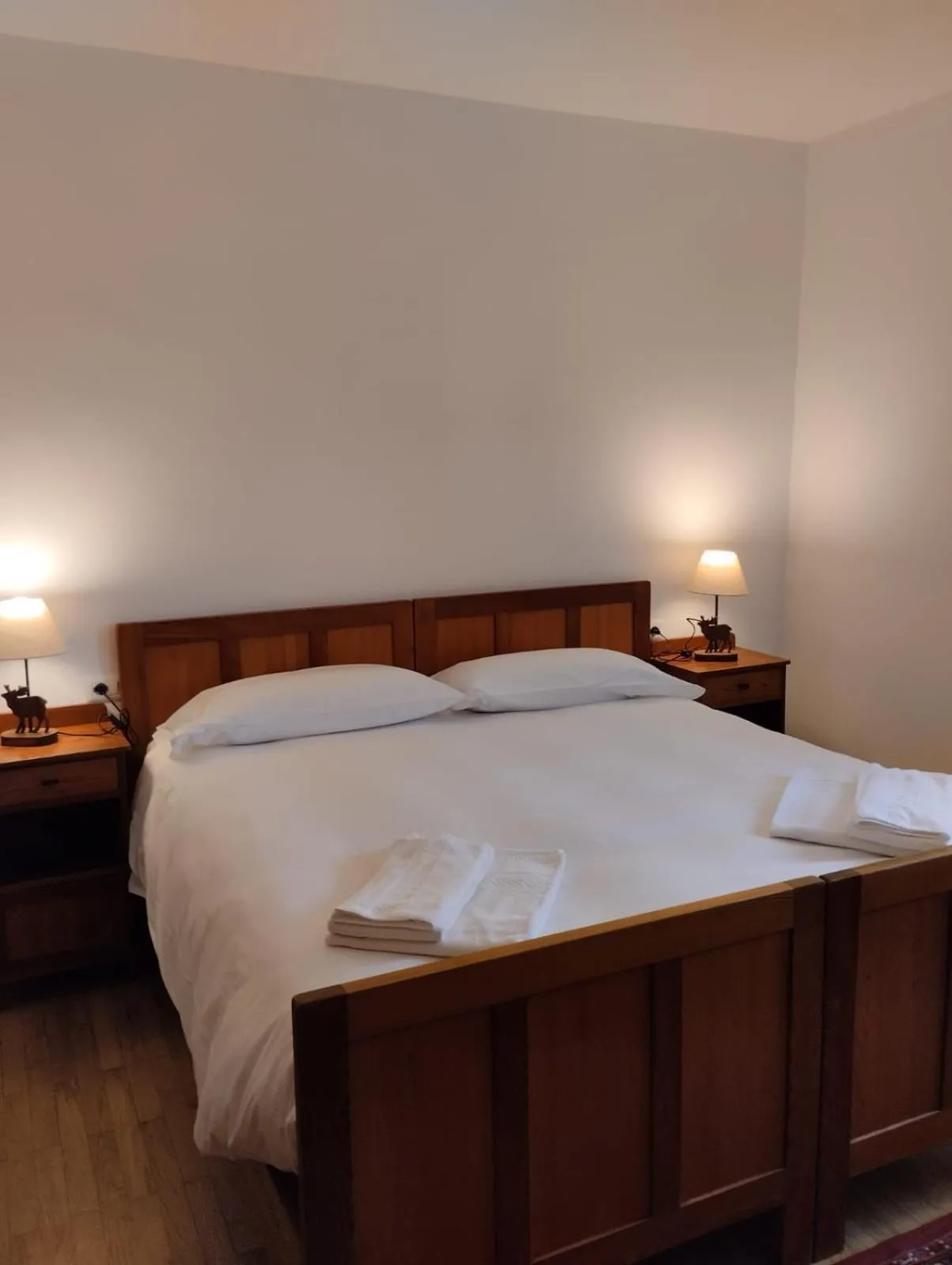 Bedroom, Bed in Villa Ronco - Stayincortina