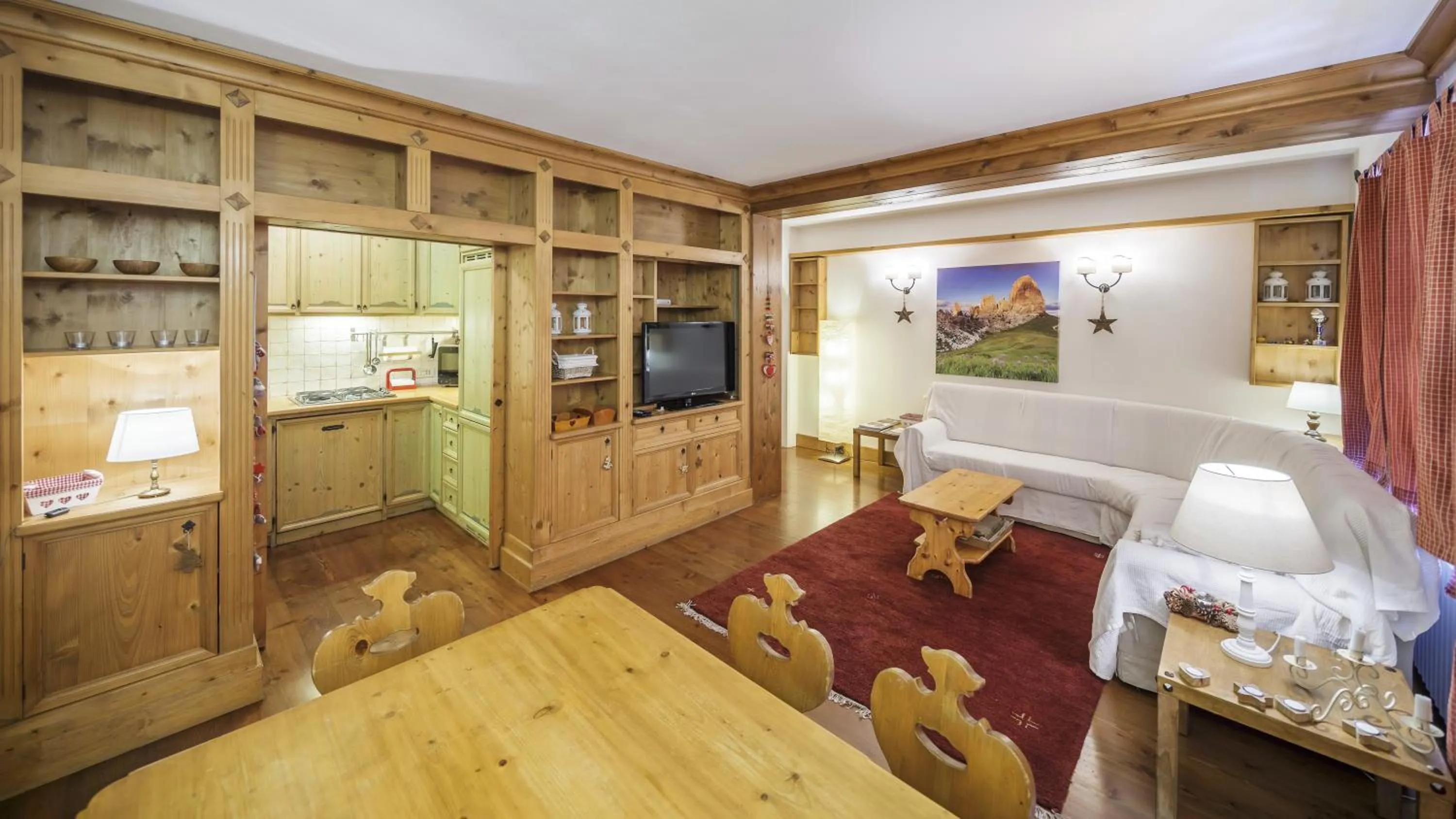 Dining area, Bed in Villa Ronco - Stayincortina
