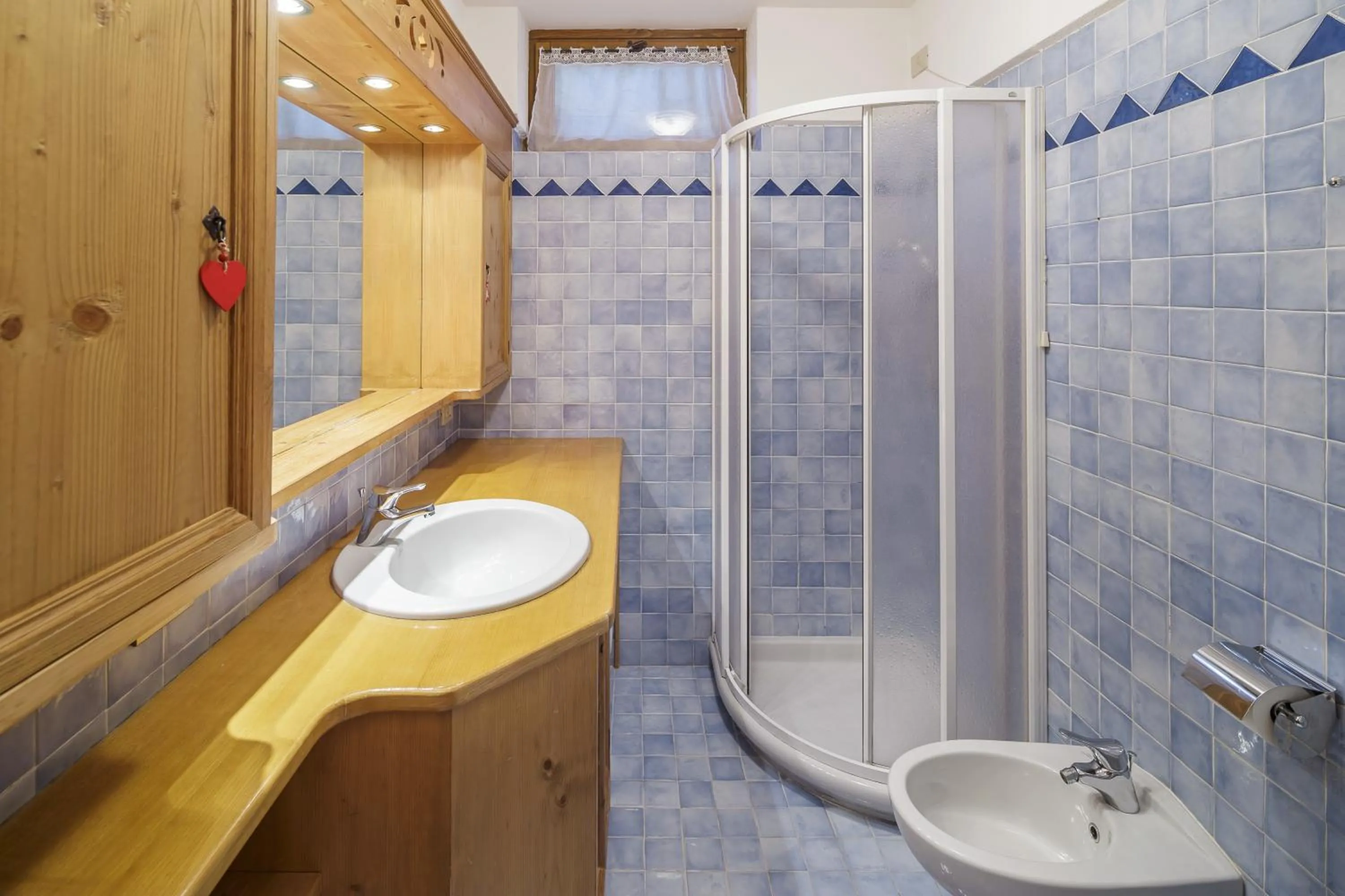 Bathroom in Villa Ronco - Stayincortina