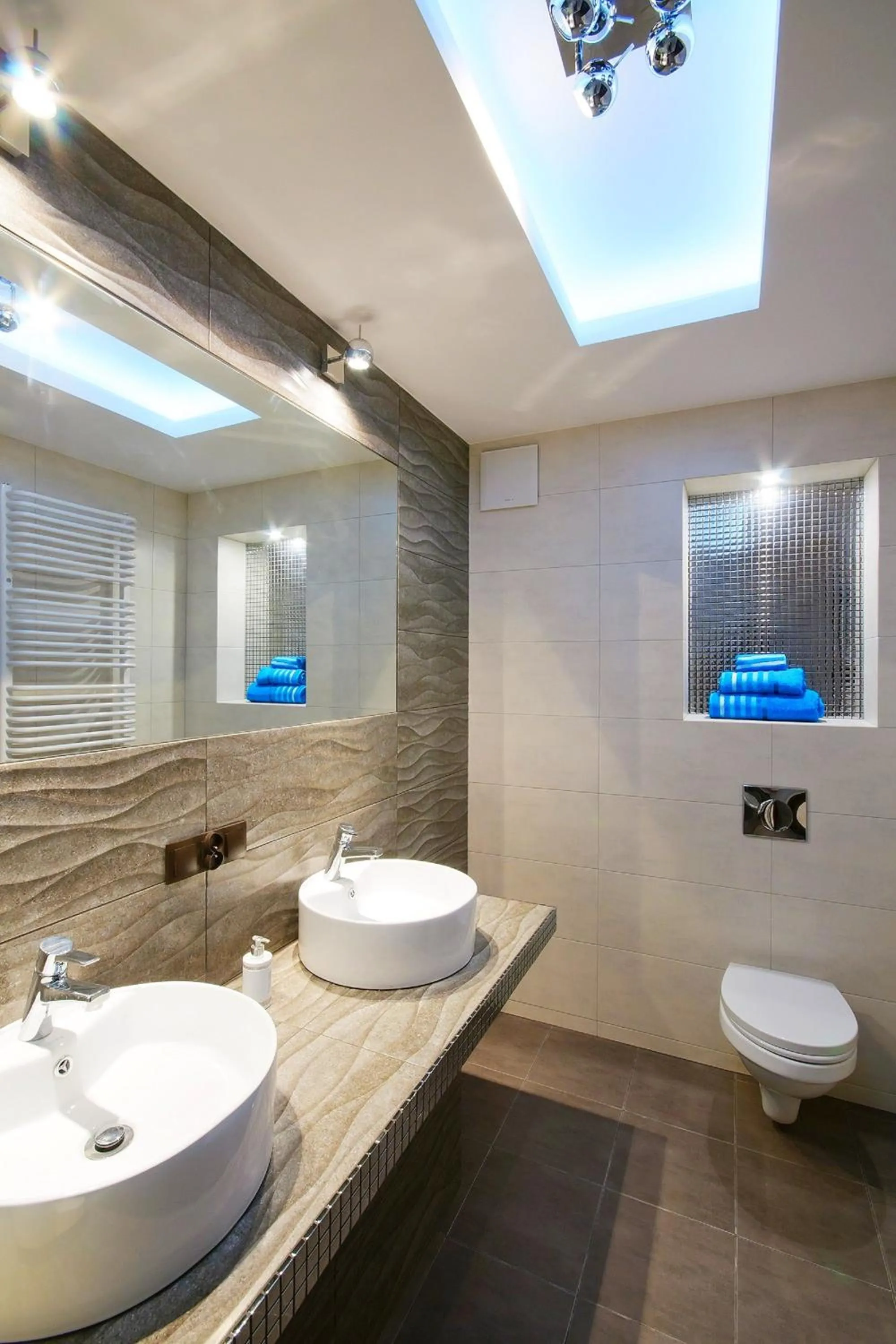 Toilet in erApartments Oxygen Residence