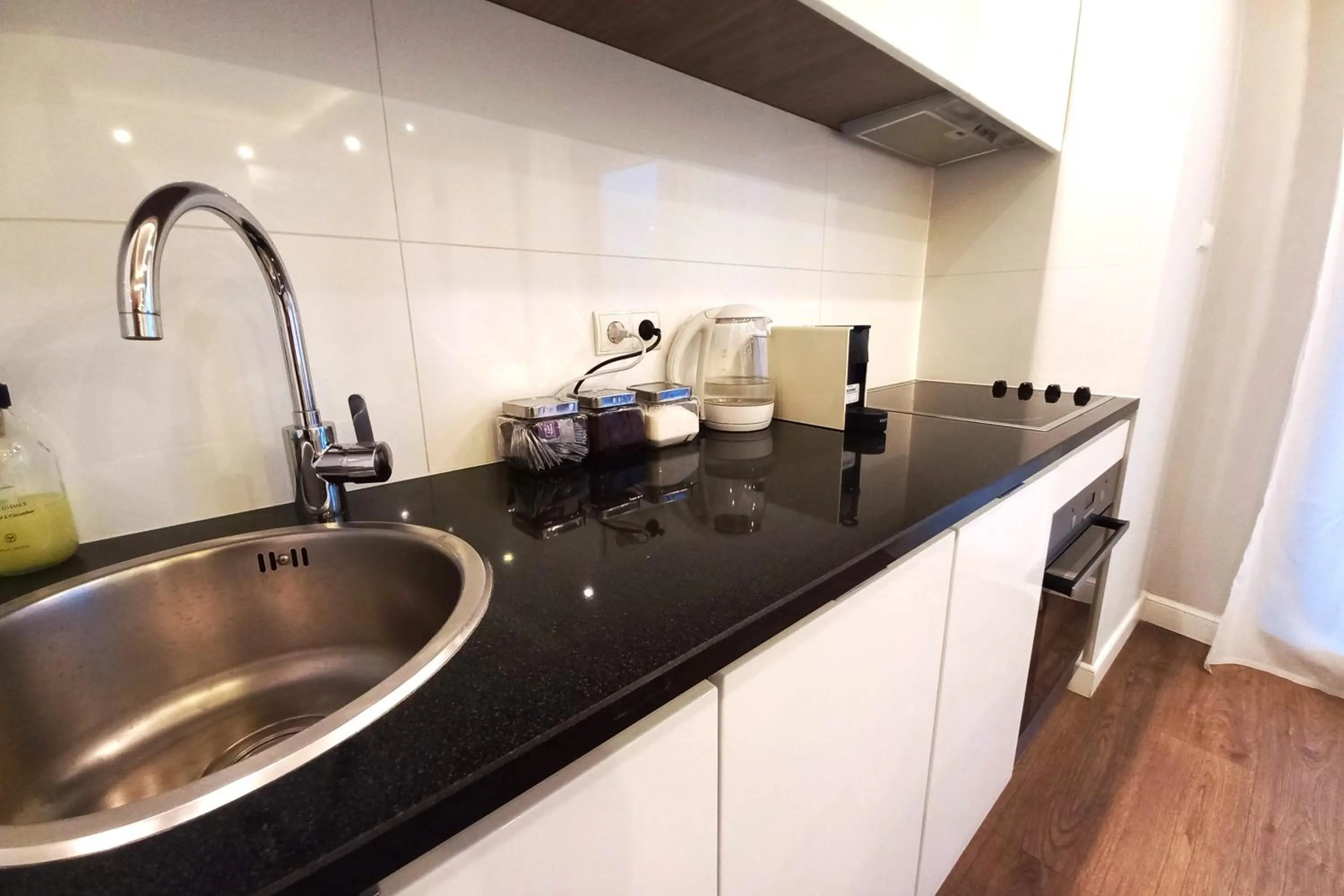 Coffee/tea facilities in erApartments Oxygen Residence