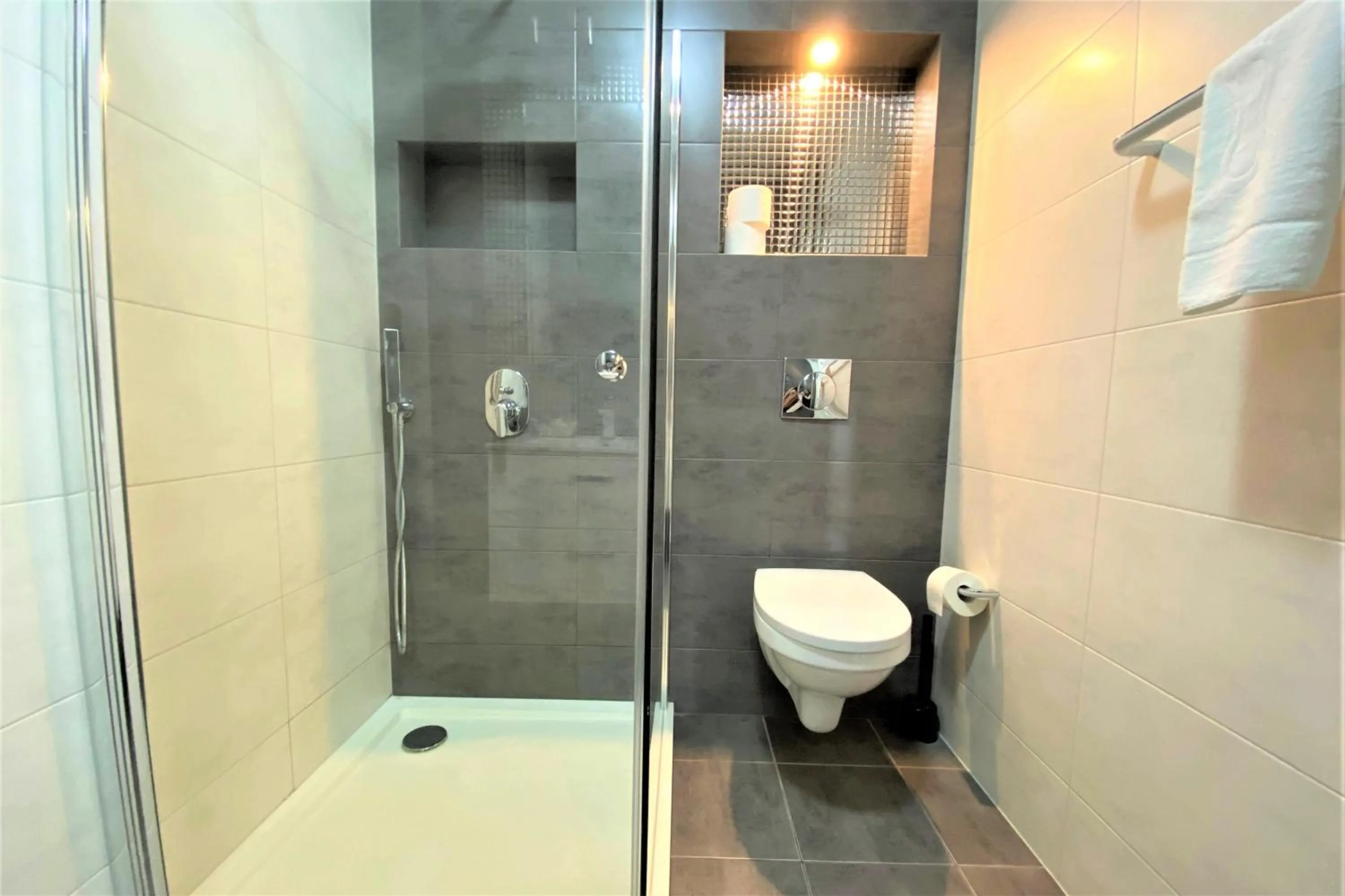 Shower in erApartments Oxygen Residence