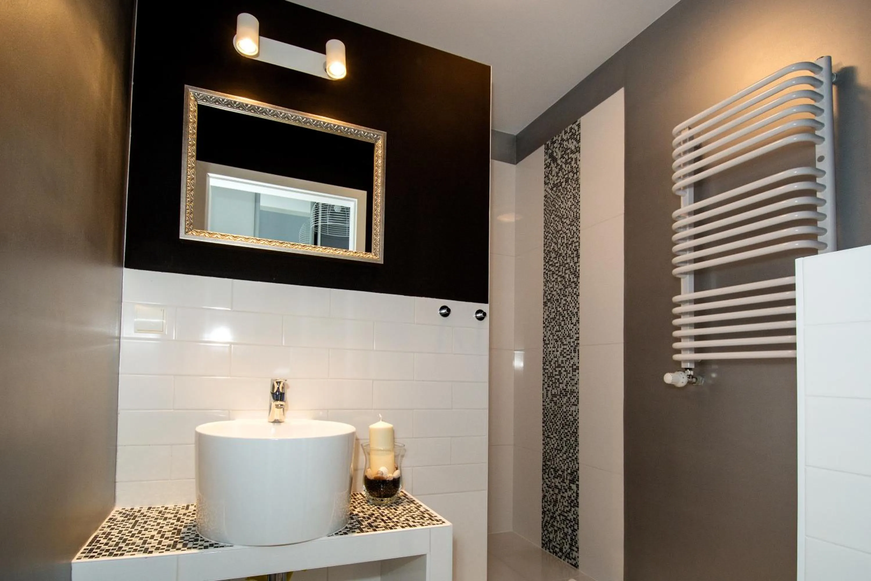 Shower in erApartments Oxygen Residence