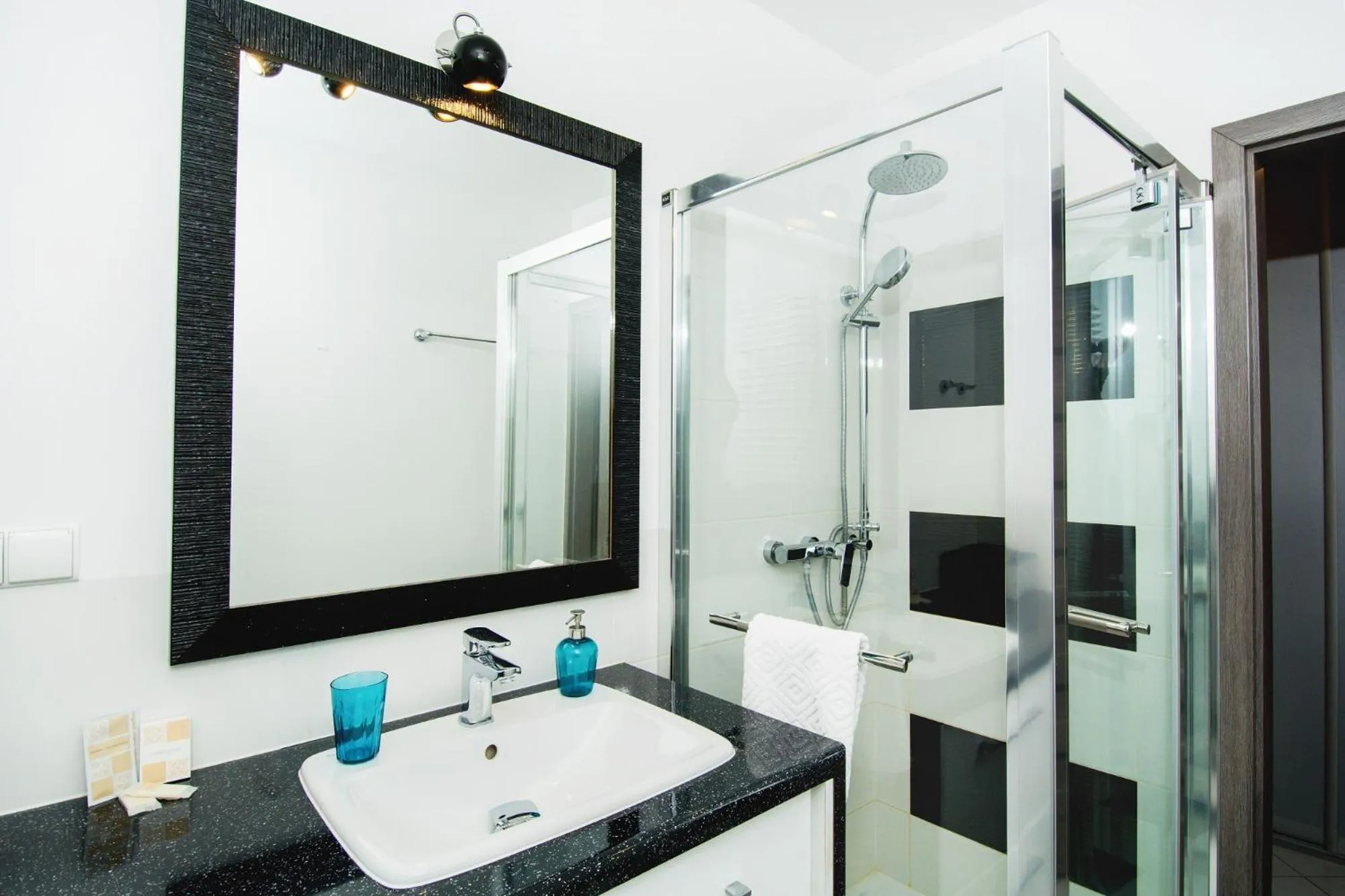 Shower in erApartments Oxygen Residence