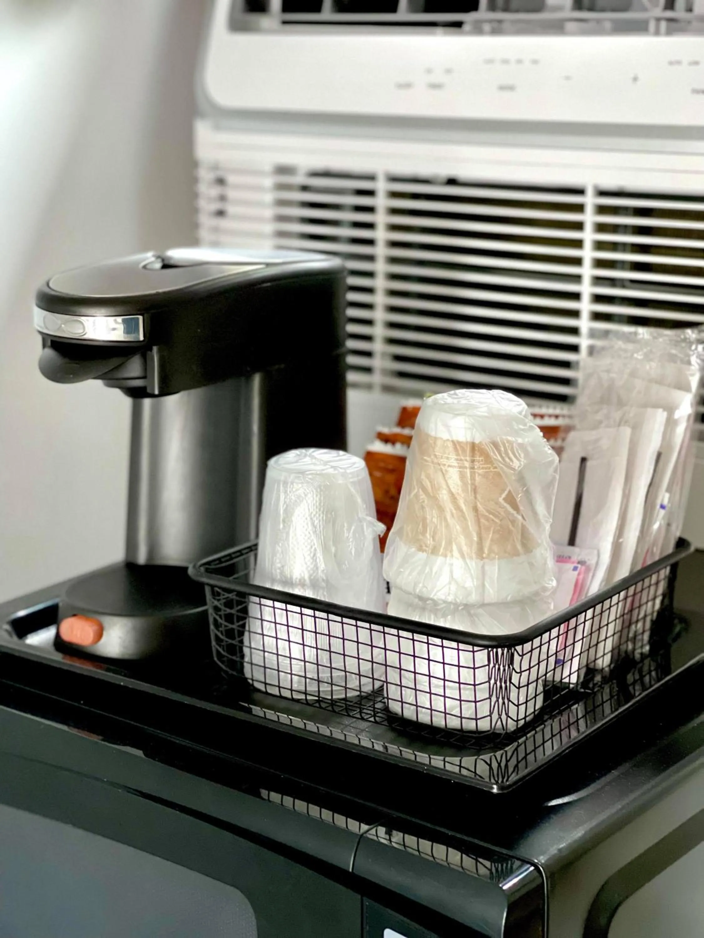Coffee/tea facilities in Seacoast Motel