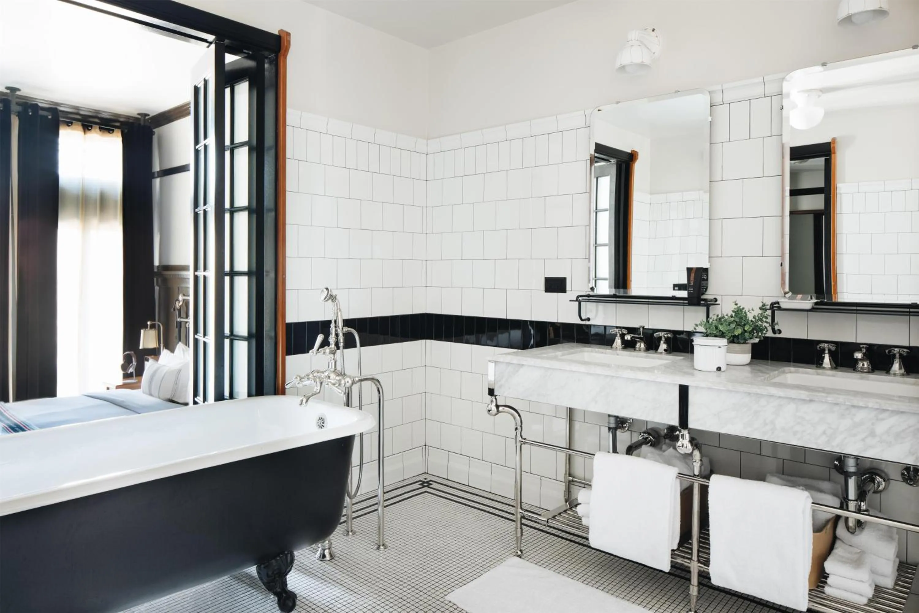 Bathroom in Chicago Athletic Association, part of Hyatt