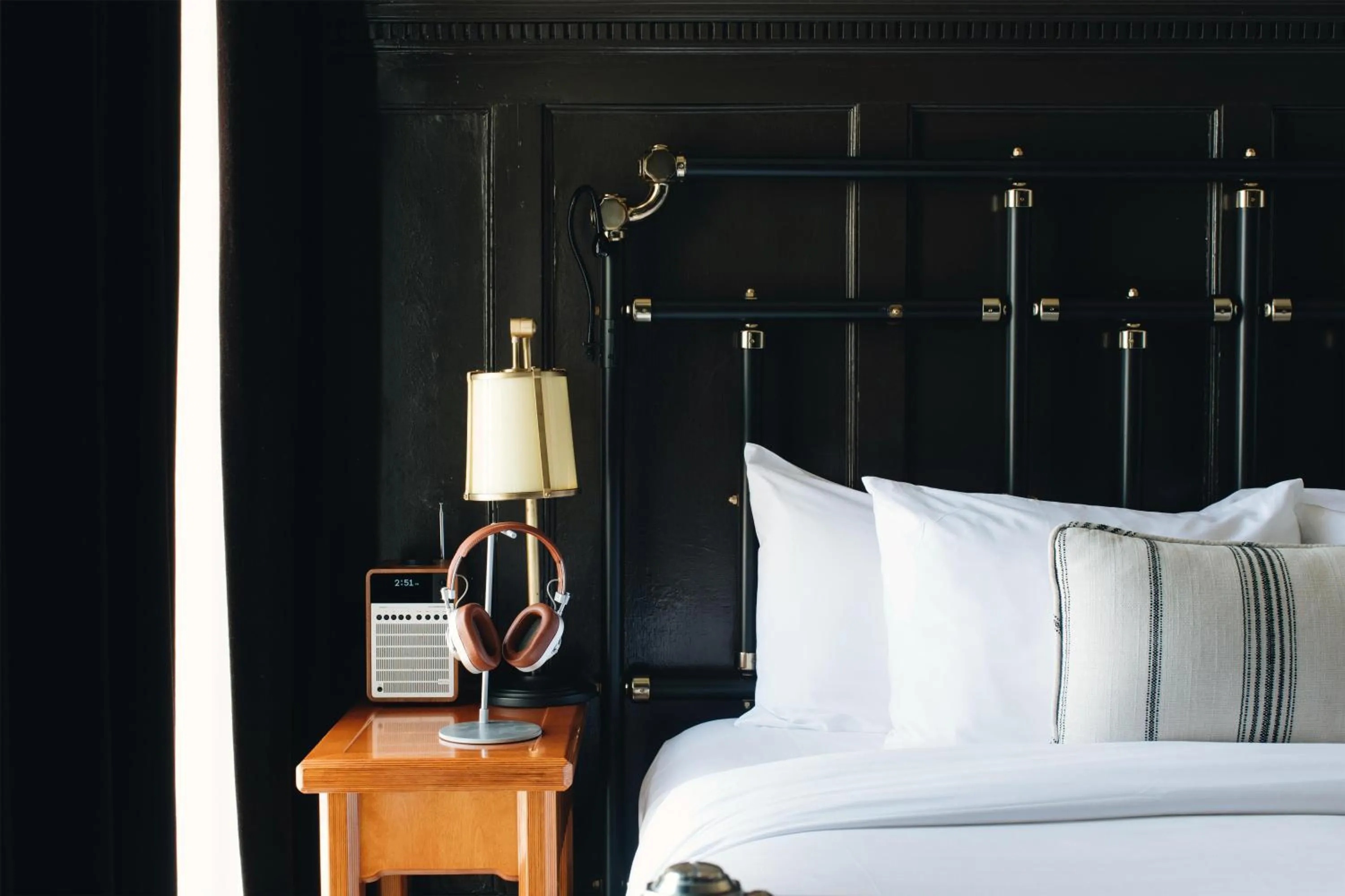 Bedroom, Bed in Chicago Athletic Association, part of Hyatt