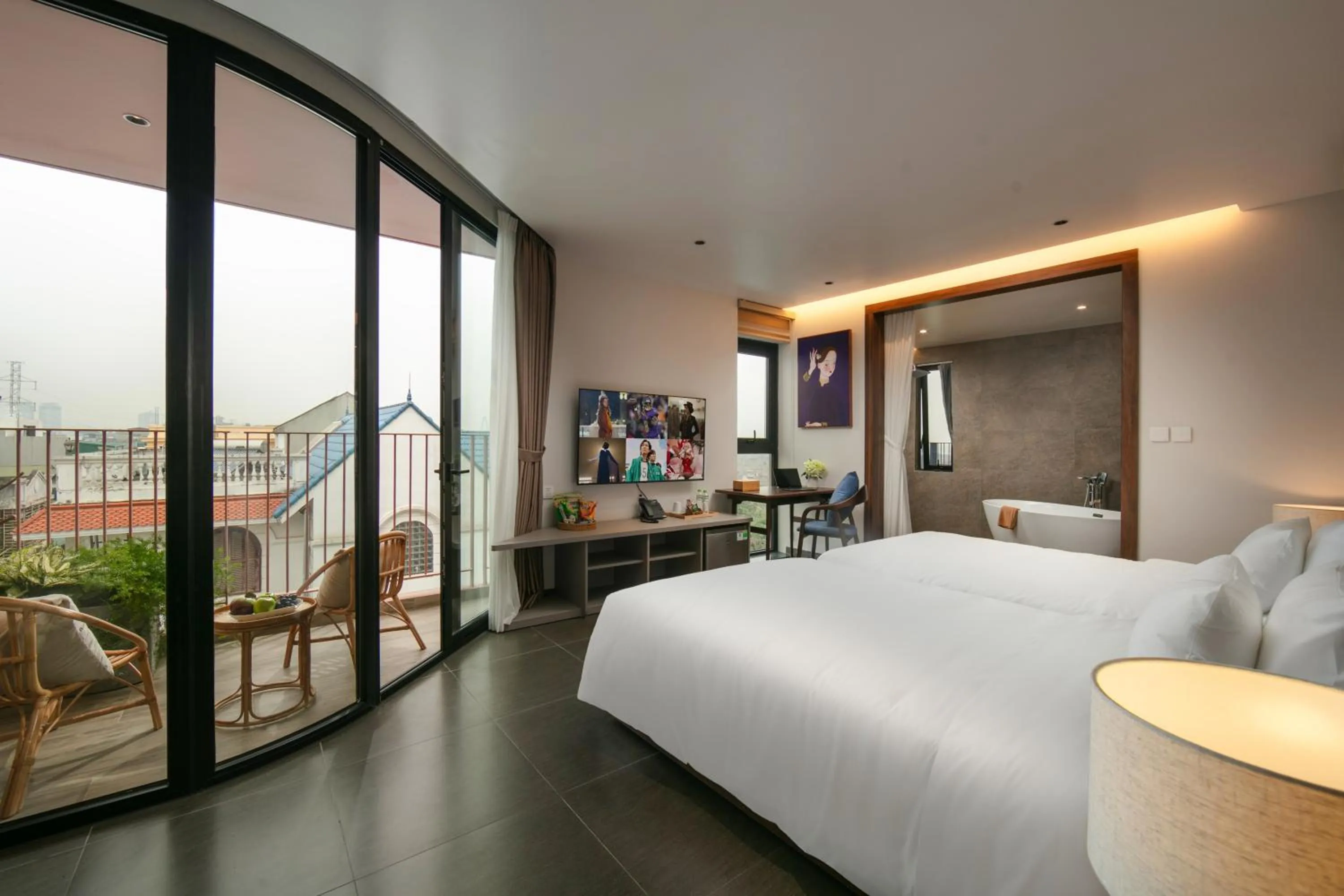Communal lounge/ TV room, Bed in Hanoi Riverview Boutique Hotel & Apartment