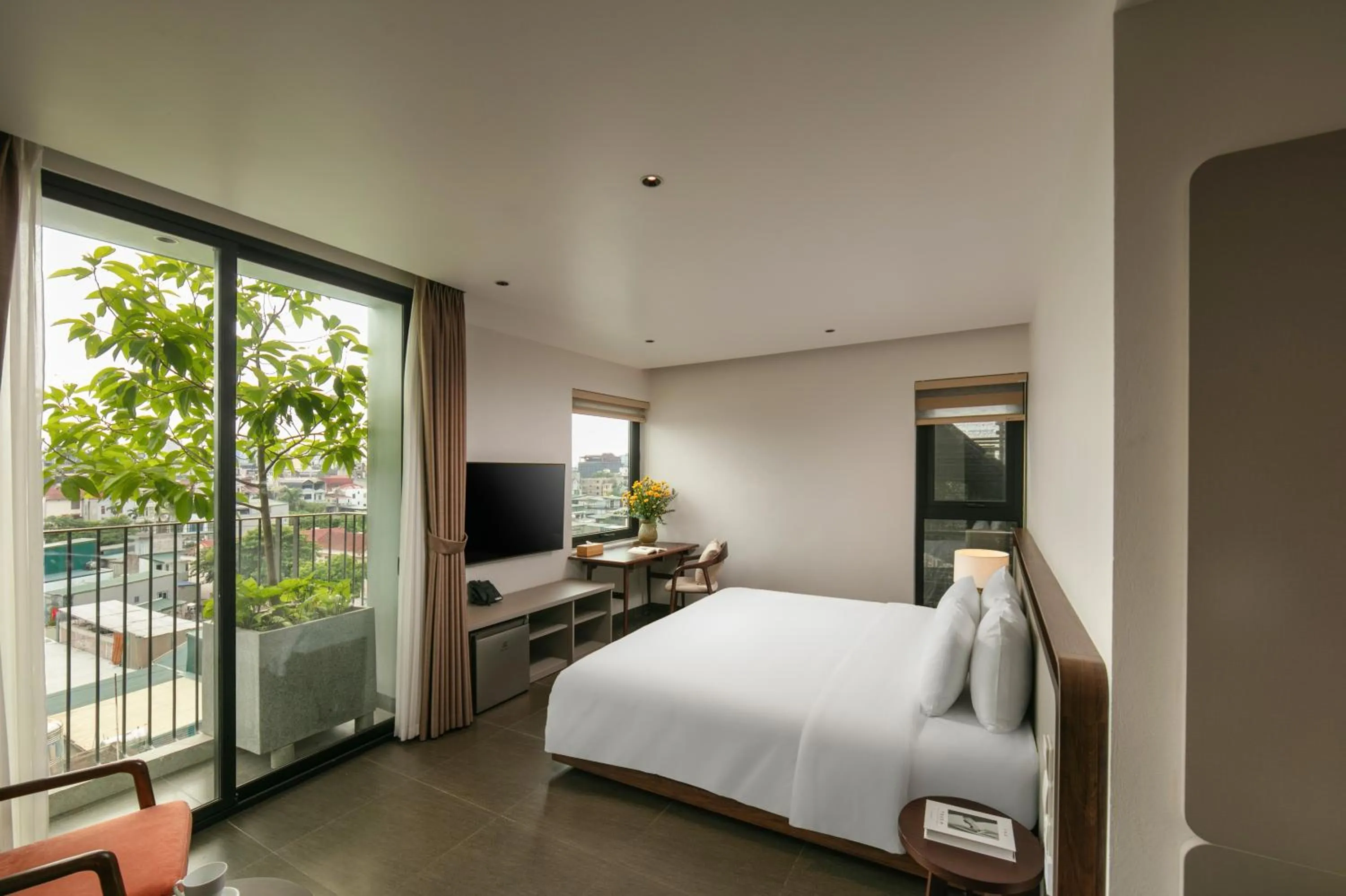 Communal lounge/ TV room, Bed in Hanoi Riverview Boutique Hotel & Apartment