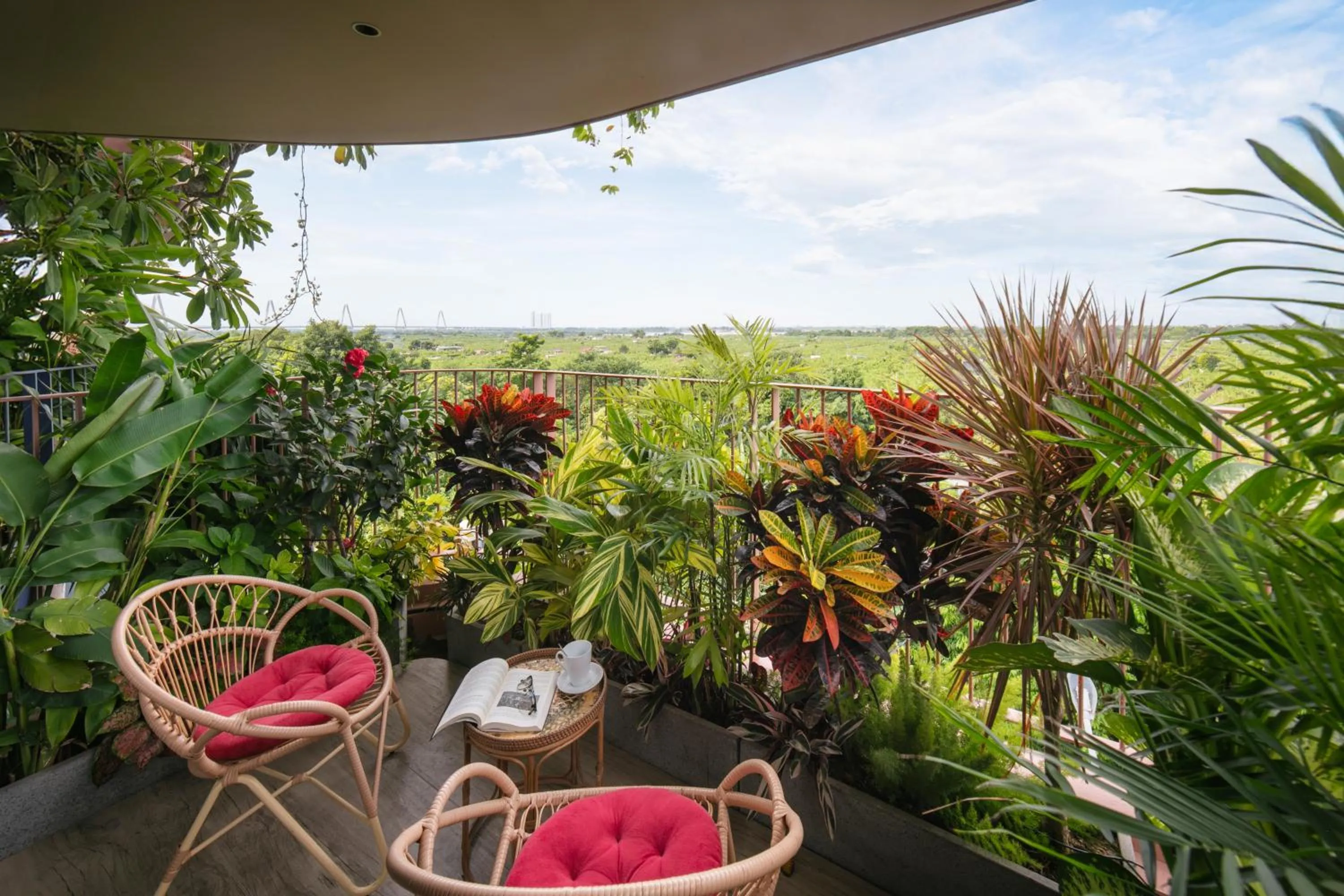 Day in Hanoi Riverview Boutique Hotel & Apartment