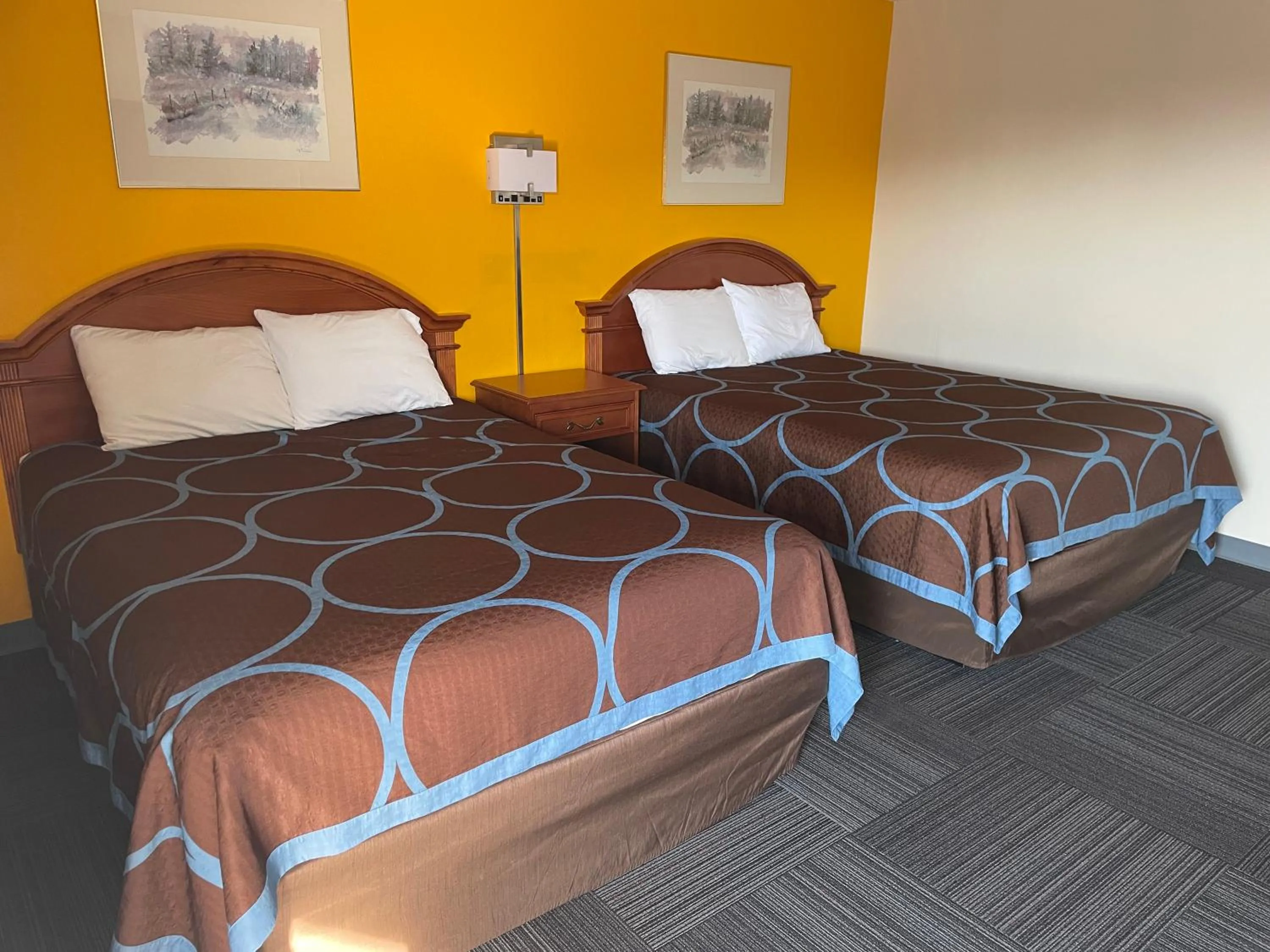 Bed in American Inn