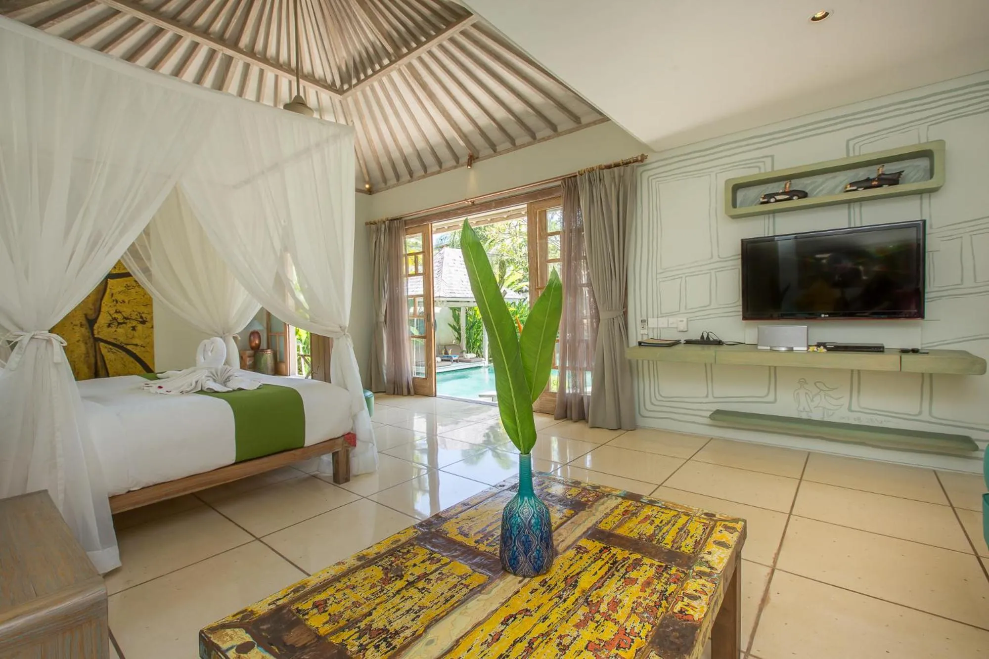 TV and multimedia, Bed in Villa Sky Li by Nagisa Bali