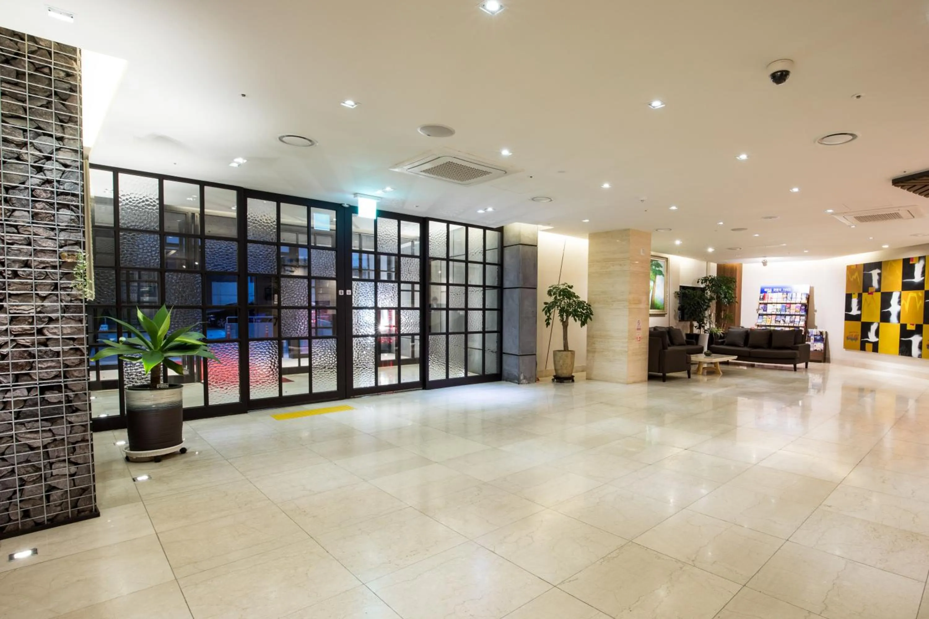 Lobby or reception in Vistacay Hotel Worldcup
