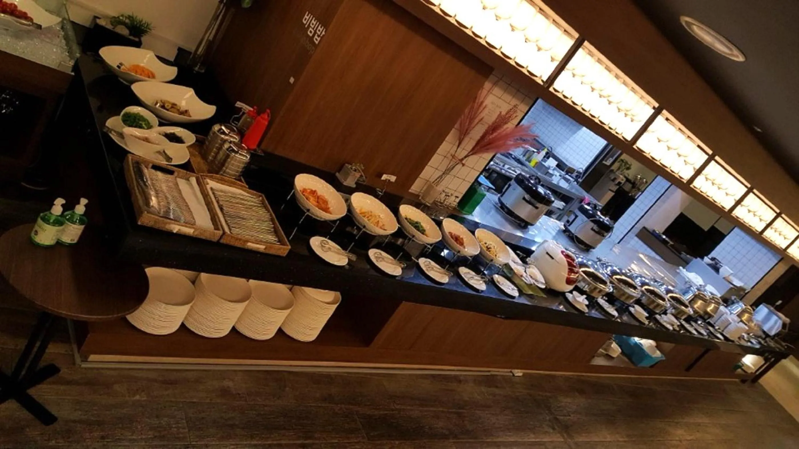 Restaurant/places to eat in Vistacay Hotel Worldcup