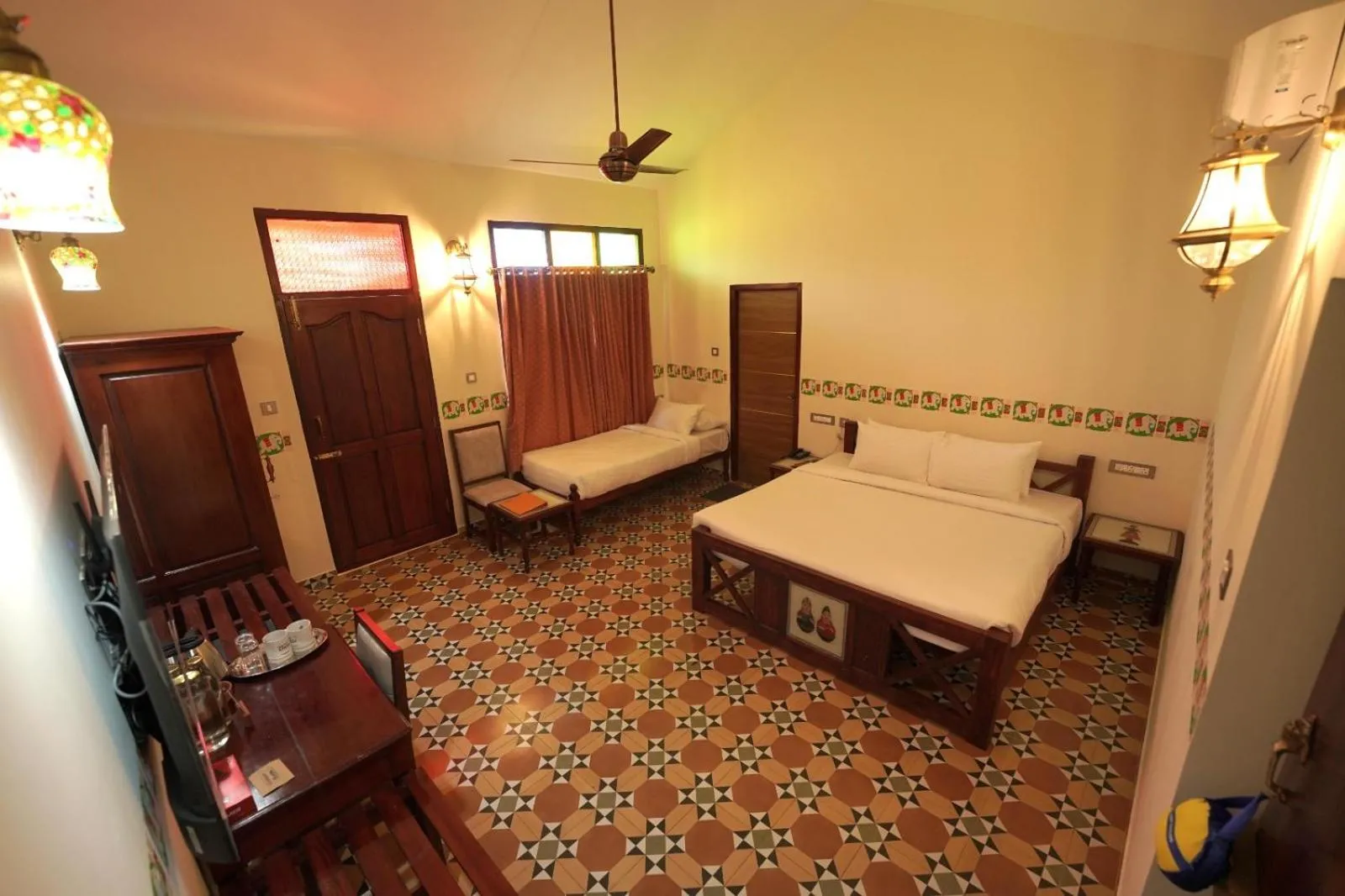 Deshadan Chola , Thanjavur