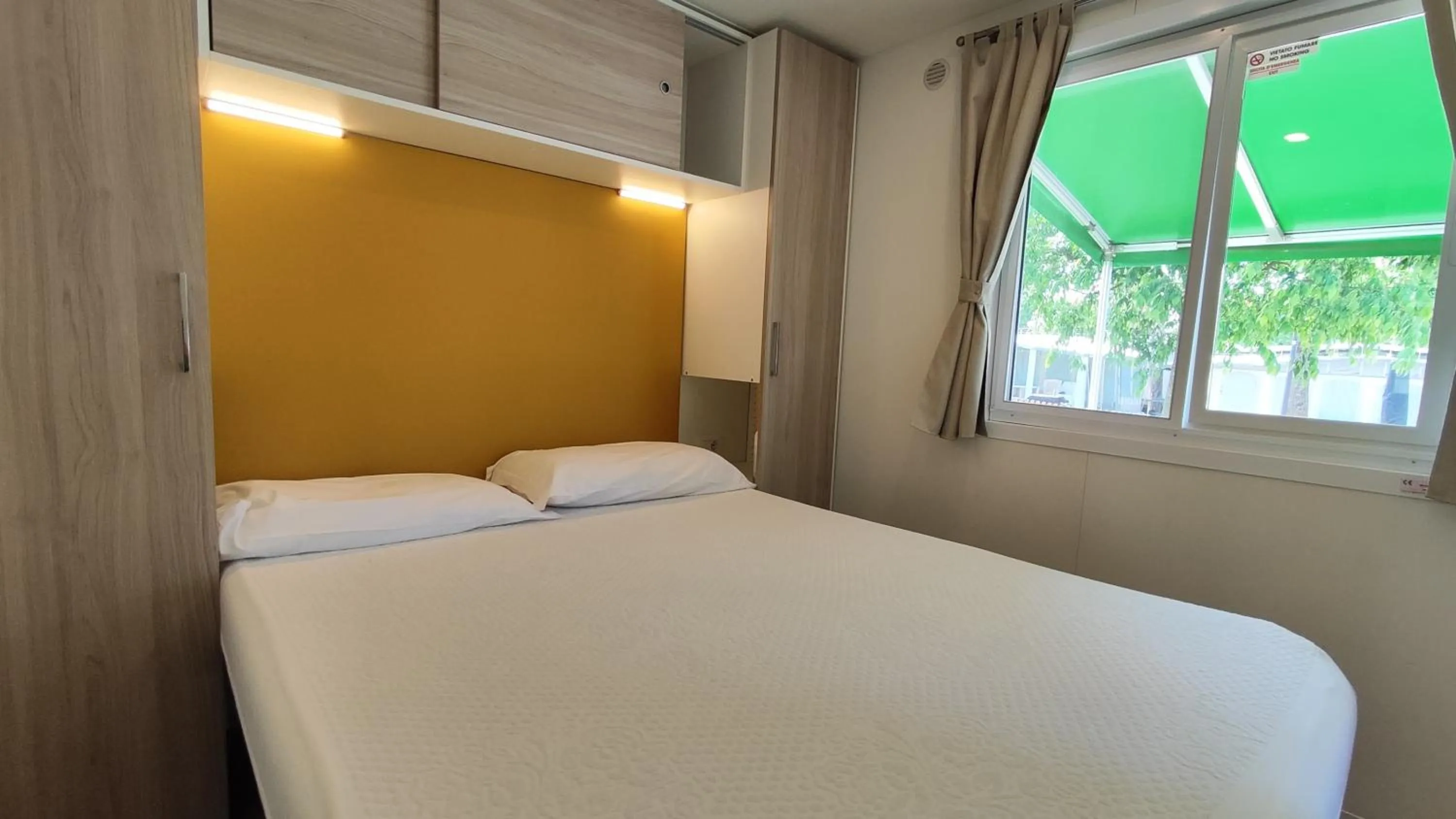 Bed in Campeggio del Garda