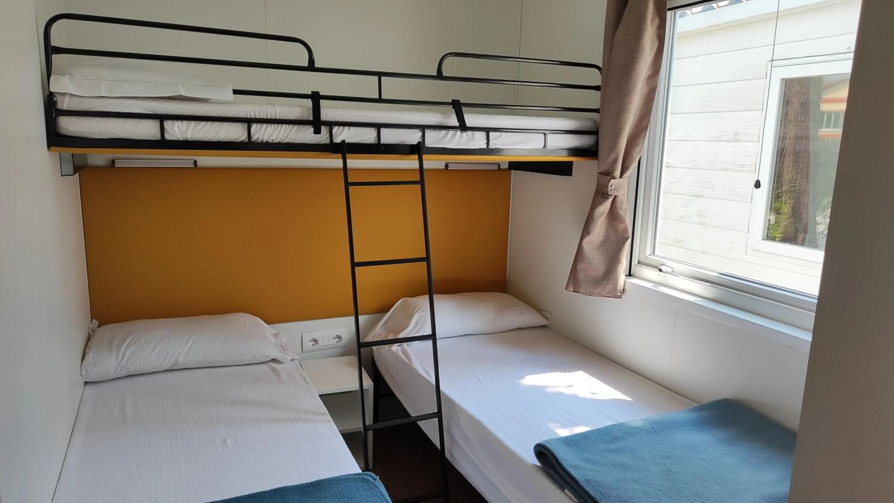 Bed in Campeggio del Garda