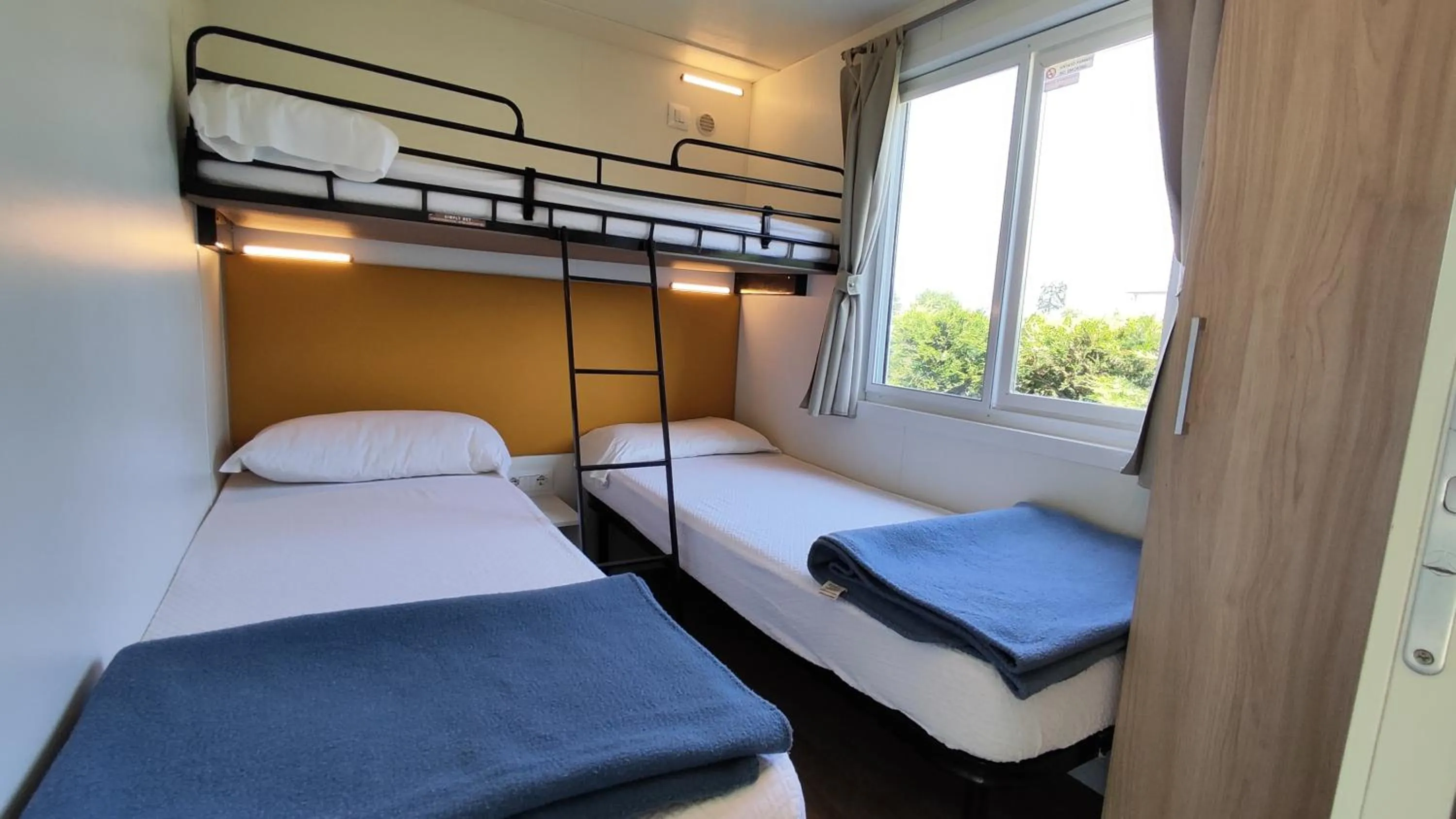 Bed in Campeggio del Garda