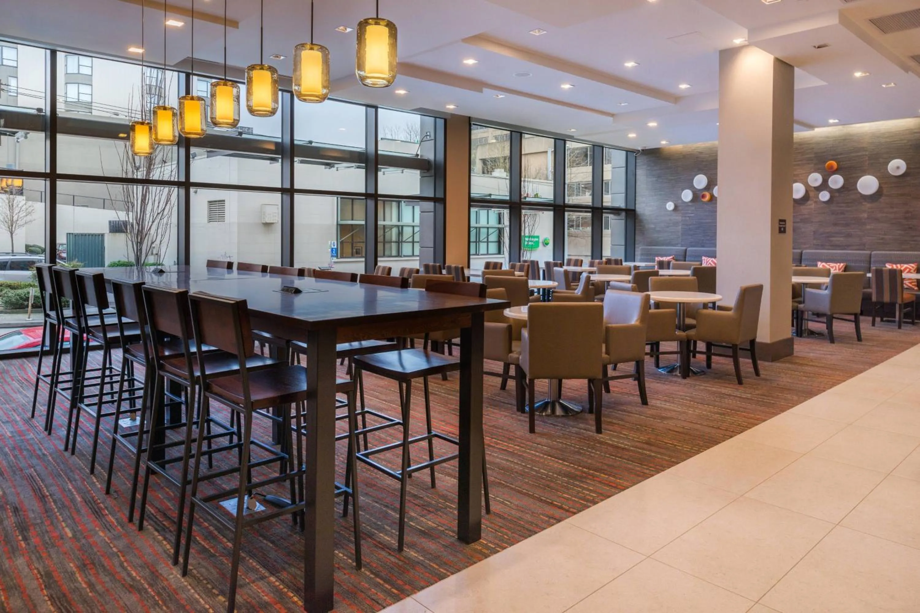 Restaurant/places to eat in Residence Inn by Marriott Seattle University District